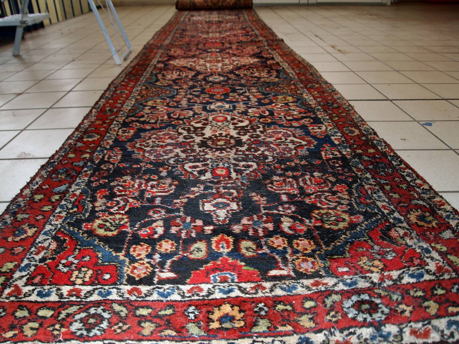Tapis Malayer Antique du Moyen-Orient, Années 1920, Élégance et Tradition