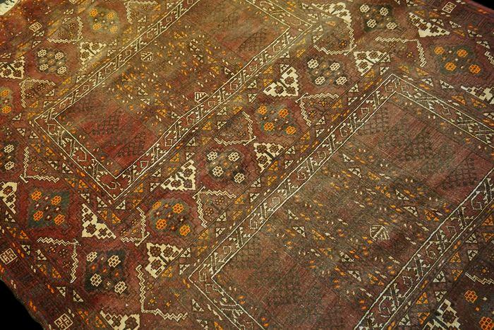 Yomoud Turkems carpet, 162x213cm