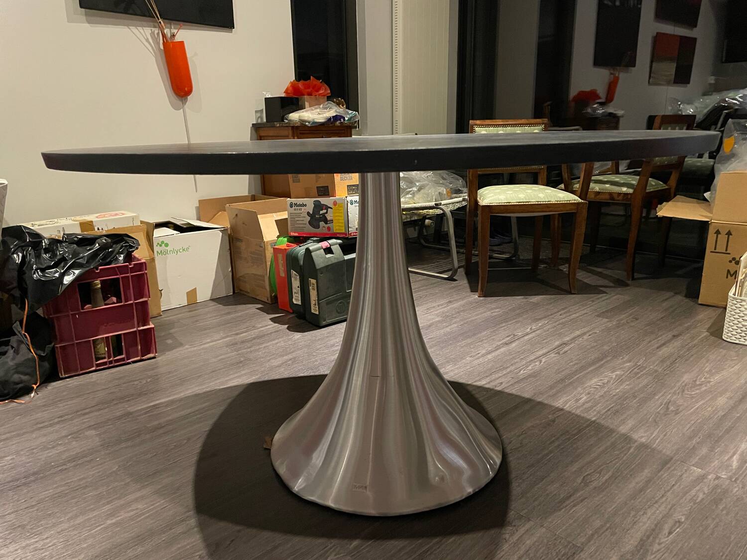 Round black top table with metal legs KARE design