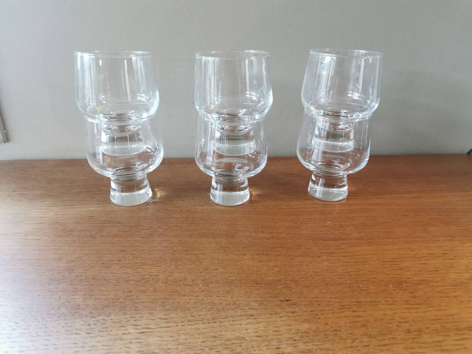 6 stackable vintage 70s stemmed glasses