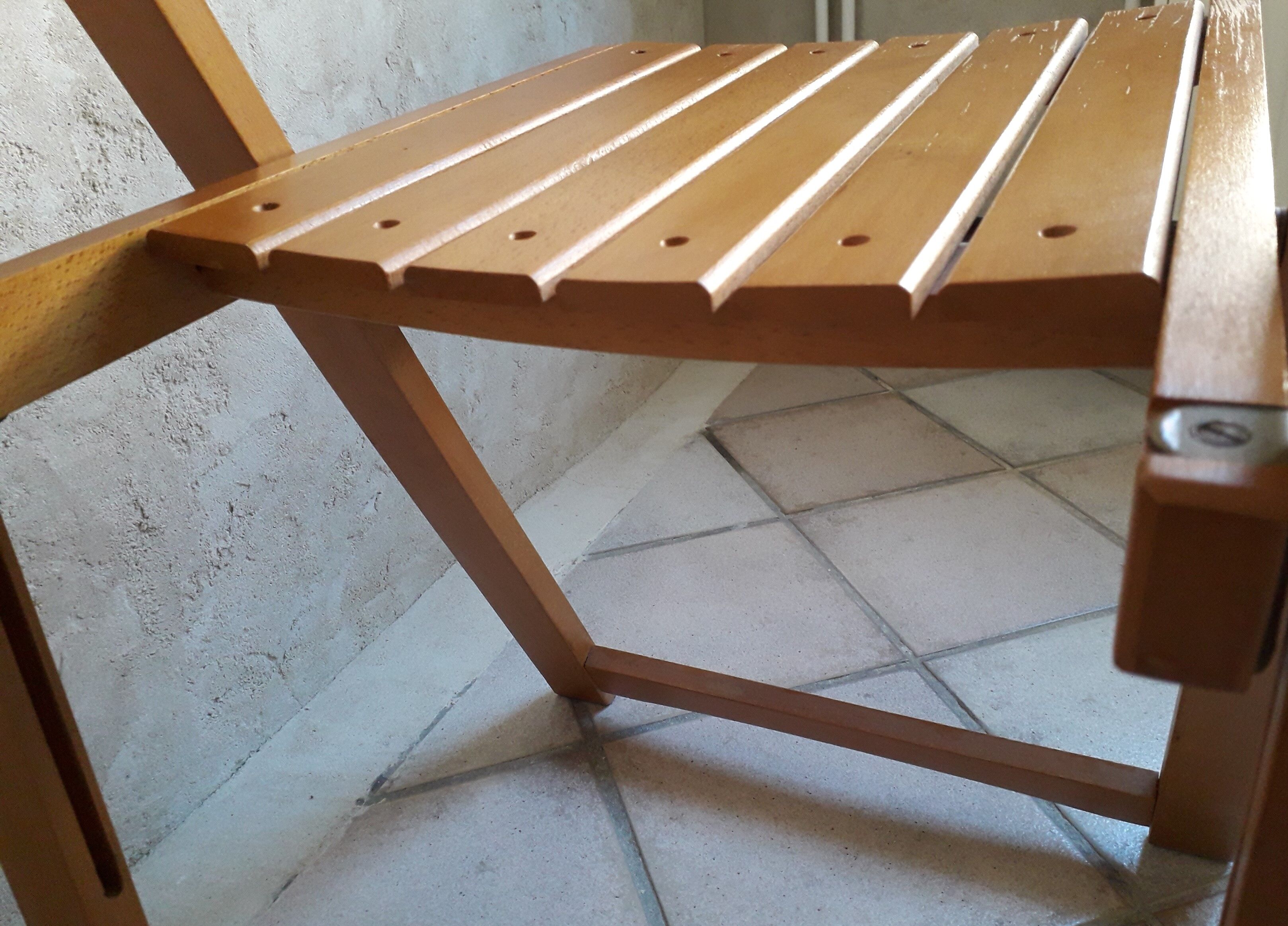 Wooden folding chair