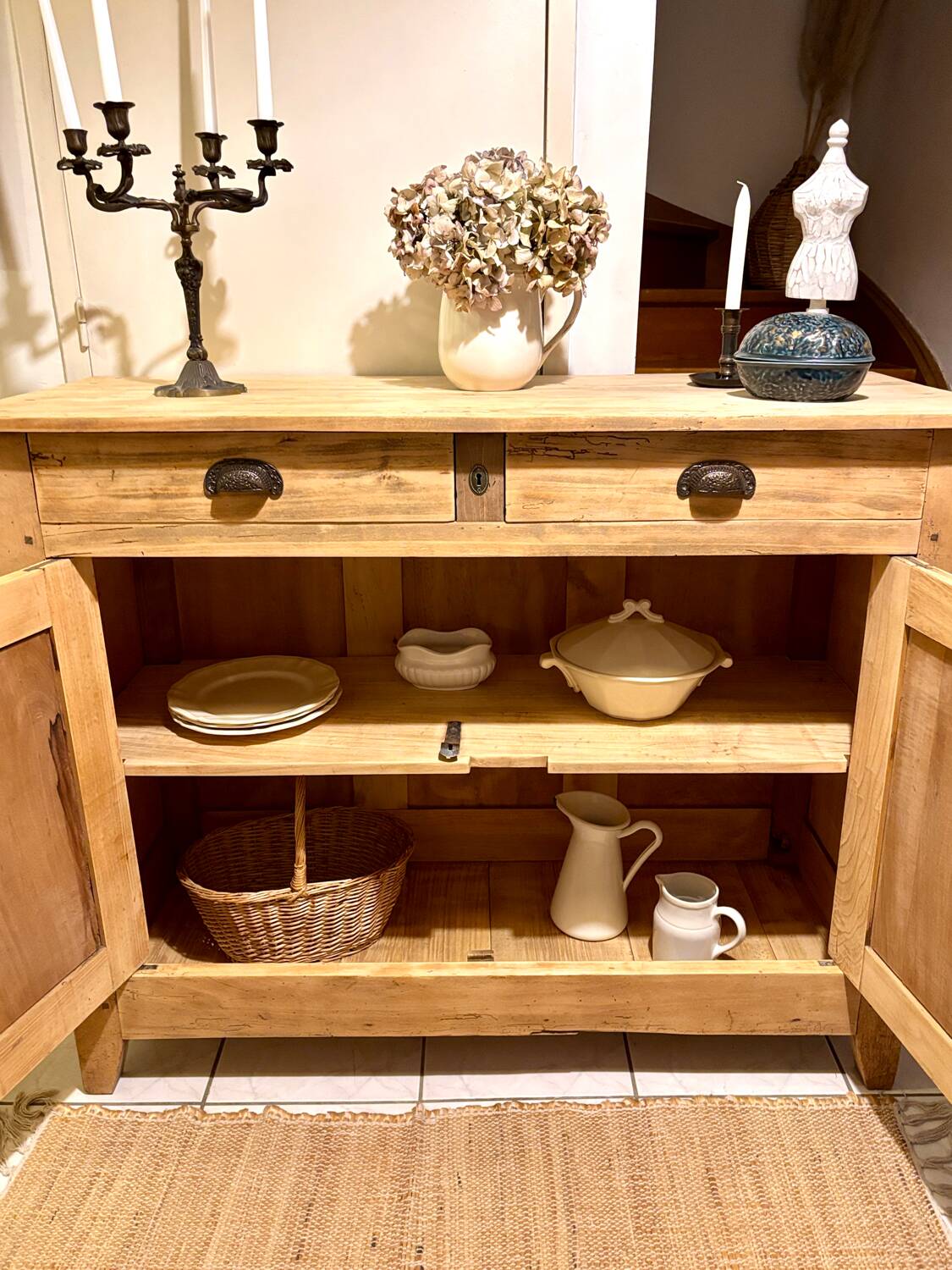 Parisian buffet in raw wood