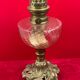 Lampe à pétrole réservoir verre cathédrale pied bronze louis xv rocaille 54 cm