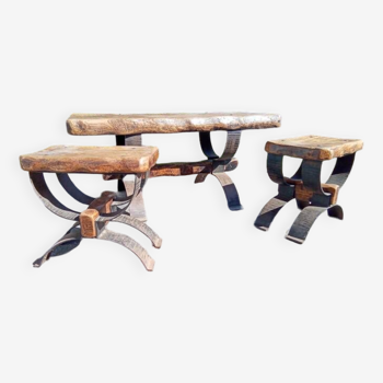 Coffee table + 2 stools