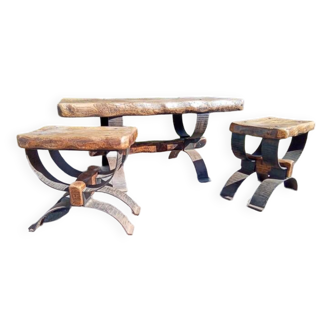 Coffee table + 2 stools