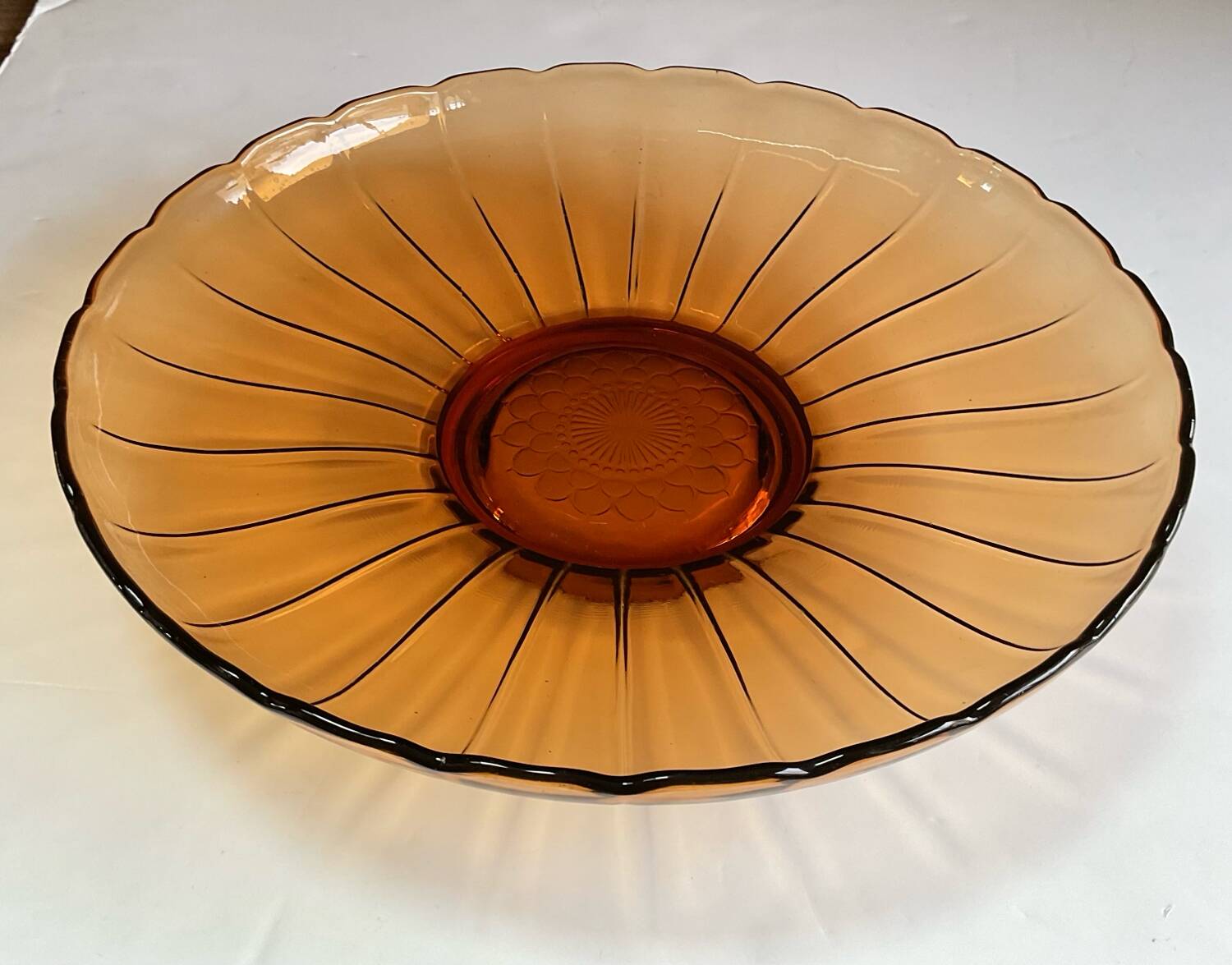Amber glass plate