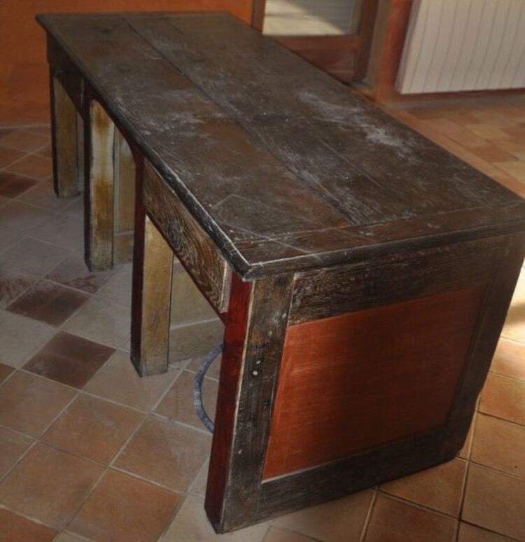 Commercial furniture counter