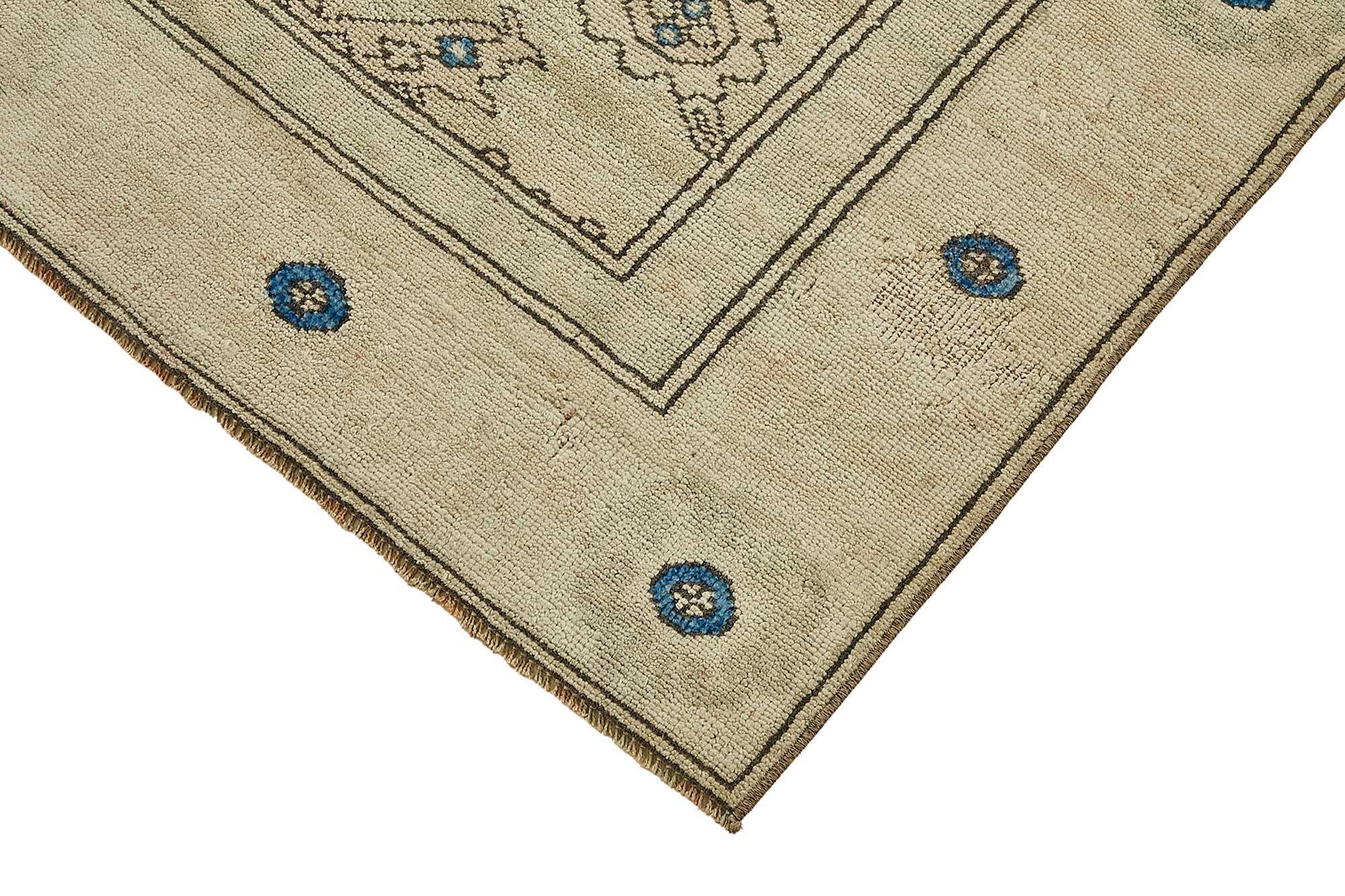 Turkish Vintage Anatolian Rug 142 cm x 227 cm
