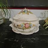 Soup tureen with tray