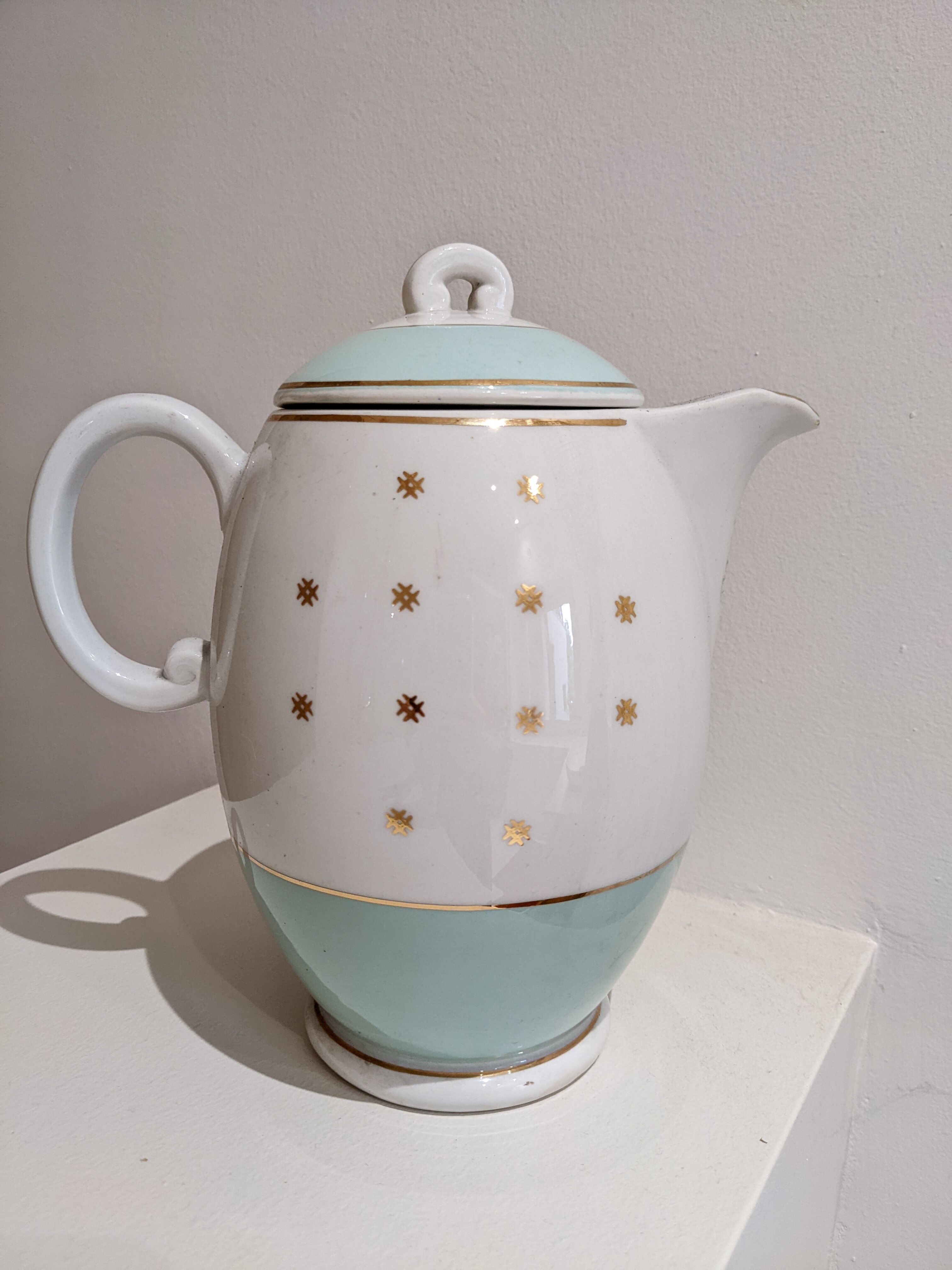 Porcelain teapot vintage iron earth Lunéville green golden water