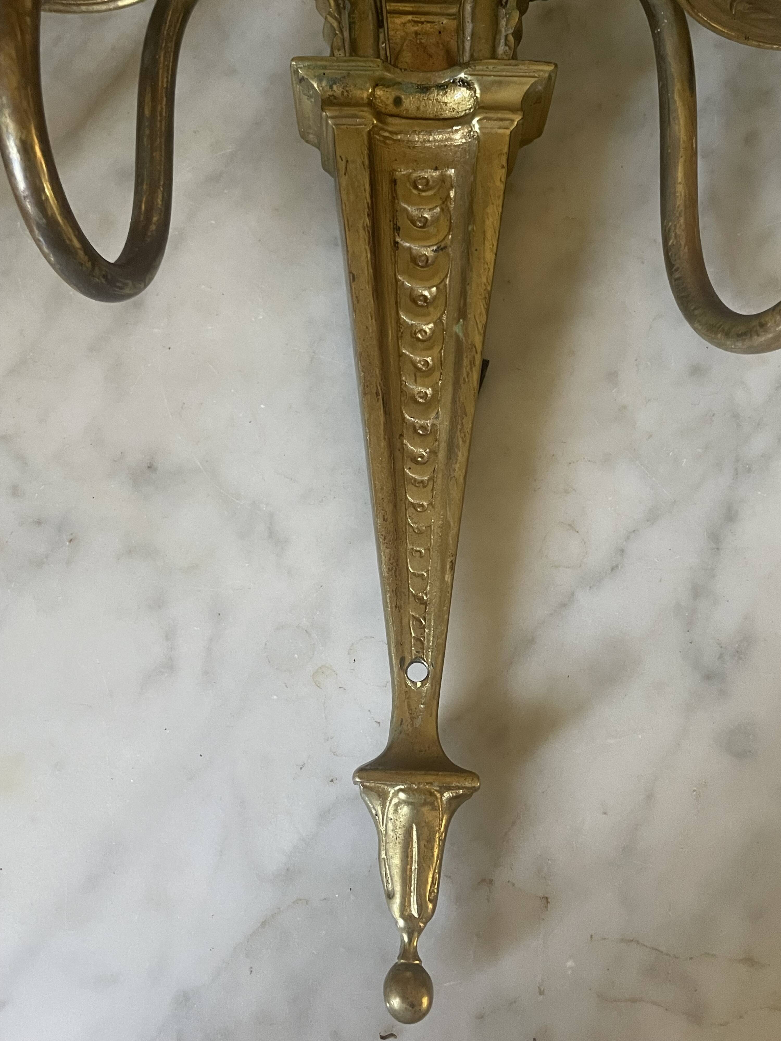 Pair of wall lights in brass and gilded bronze, Arnold Montrose Ltd, Lo