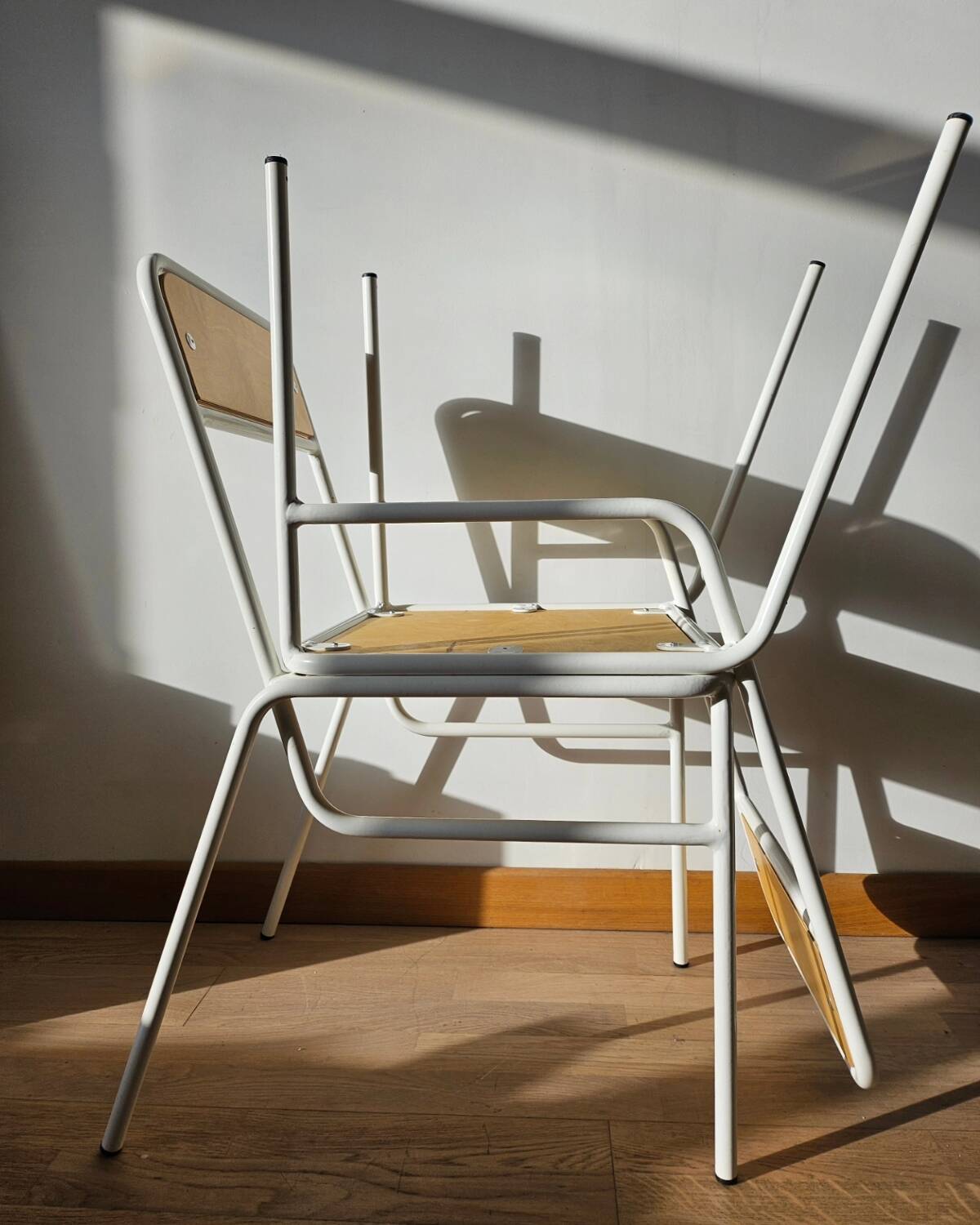2 chairs once!