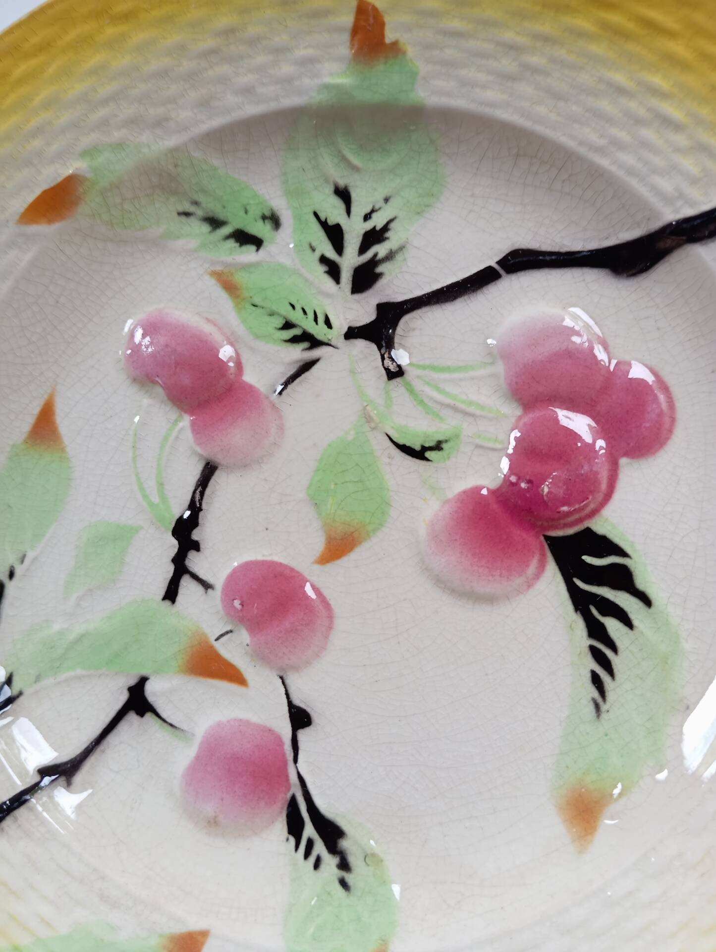 6 Art Deco dessert plates in barbotine. Moulin des Loups.