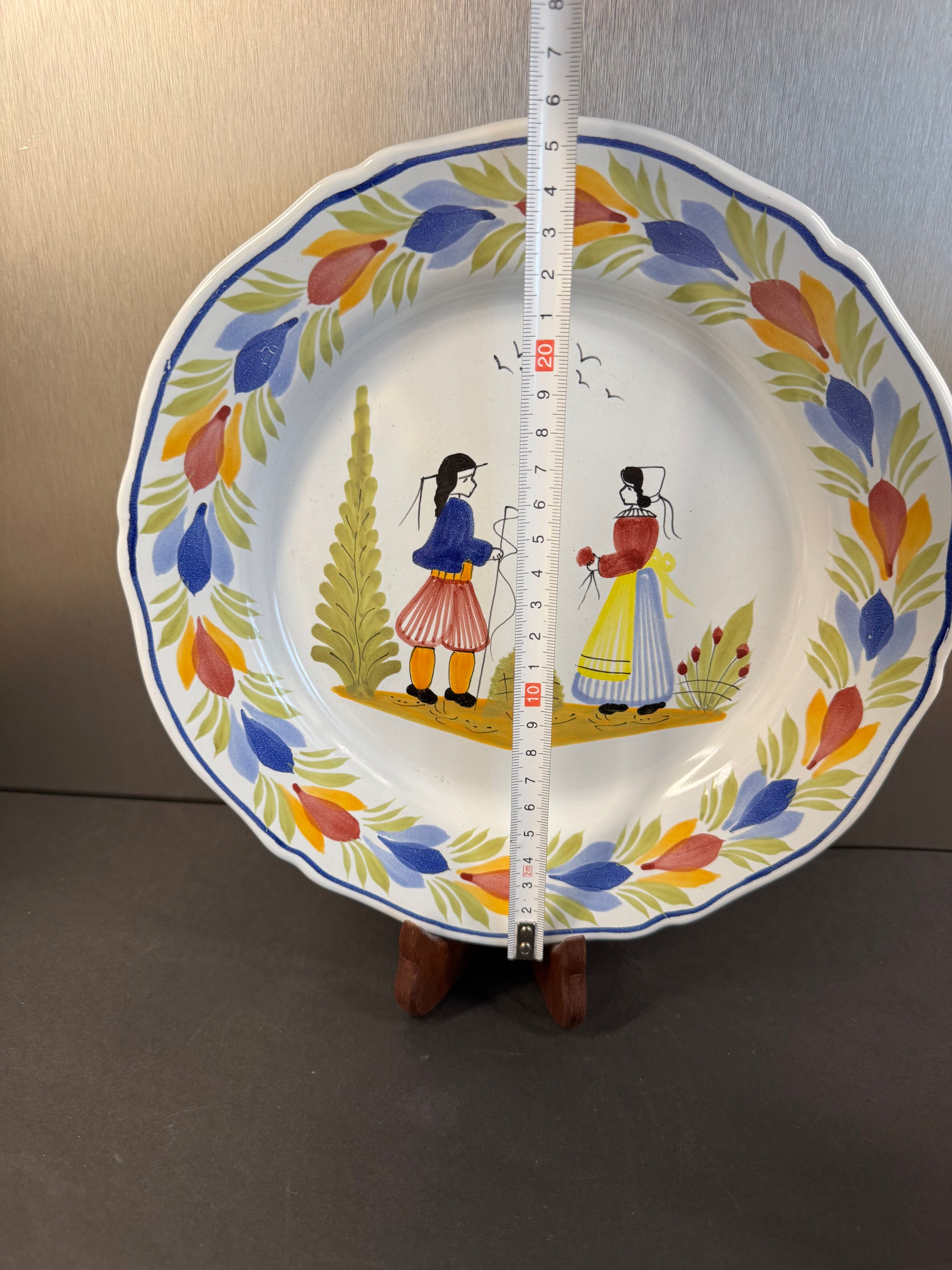Assiette décorative en faïence Henriot Quimper