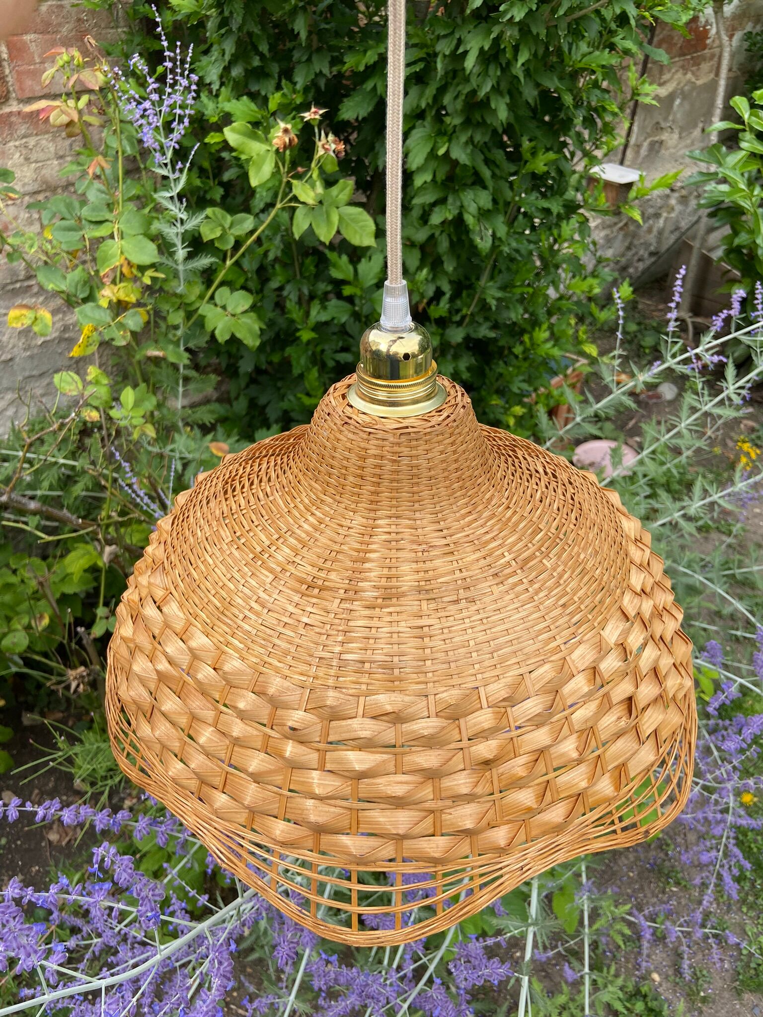 Suspension in rattan and vintage wicker