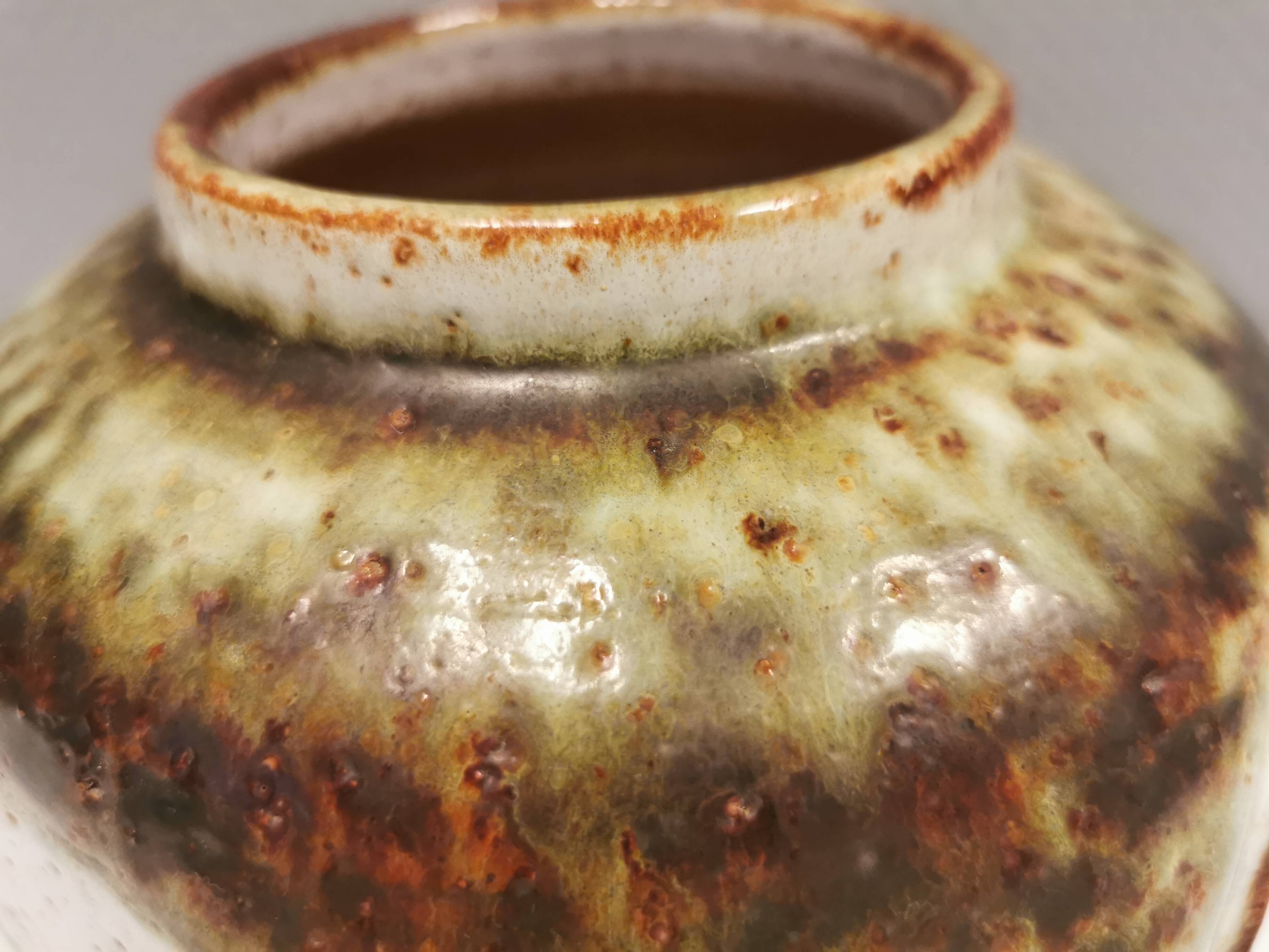 Beautiful vase from Danish Kingo Ceramics (Signature KK) 1980s. signed on the bottom.