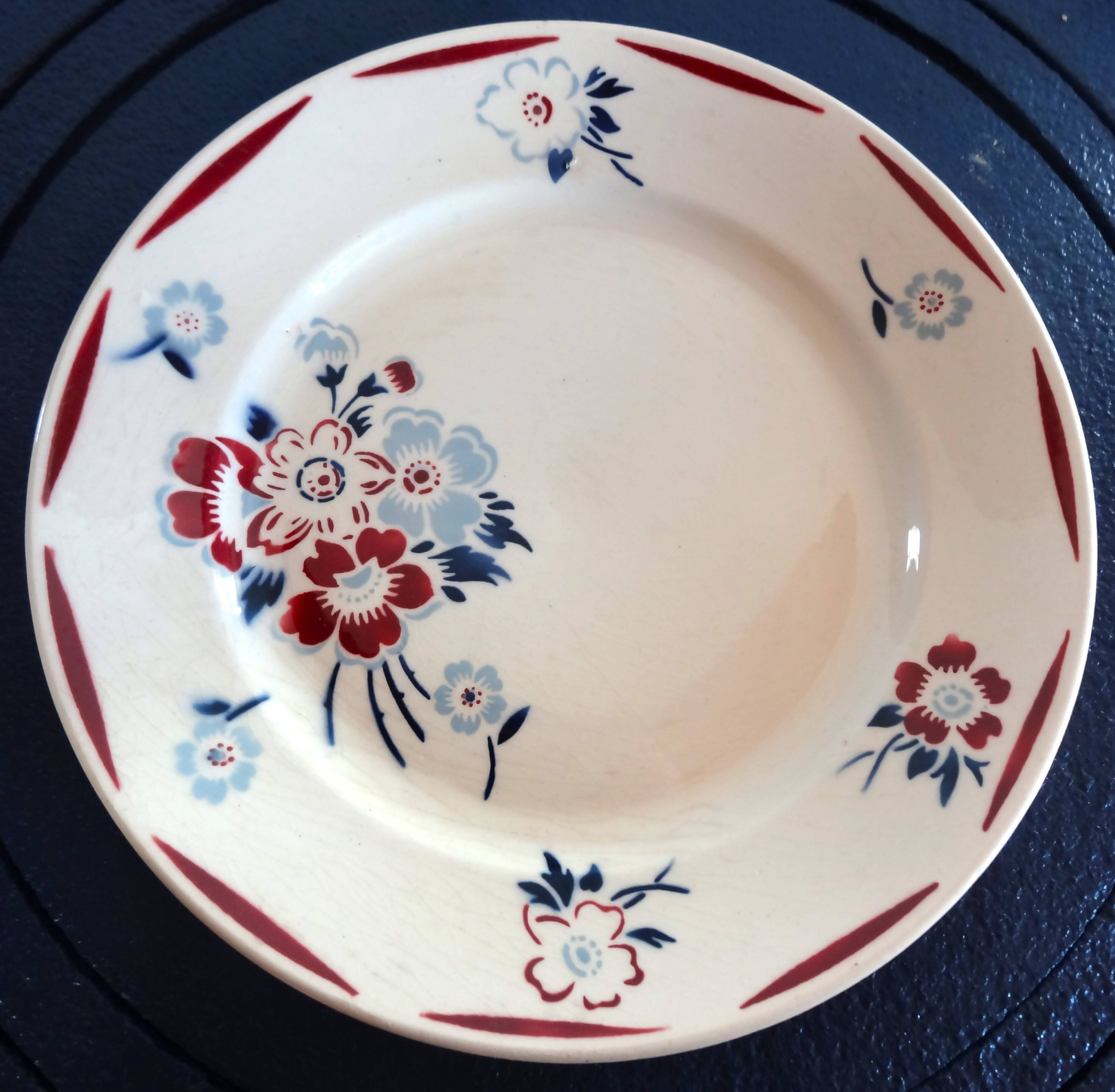 Set of 8 flat plates K and G Lunéville model "Evreux"