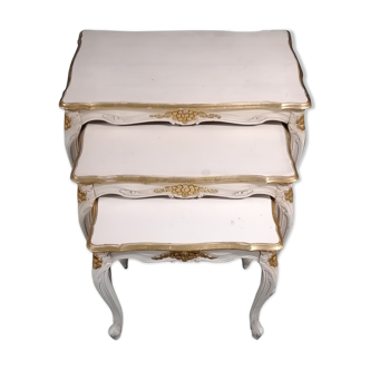 Louis XVI-style giggle table