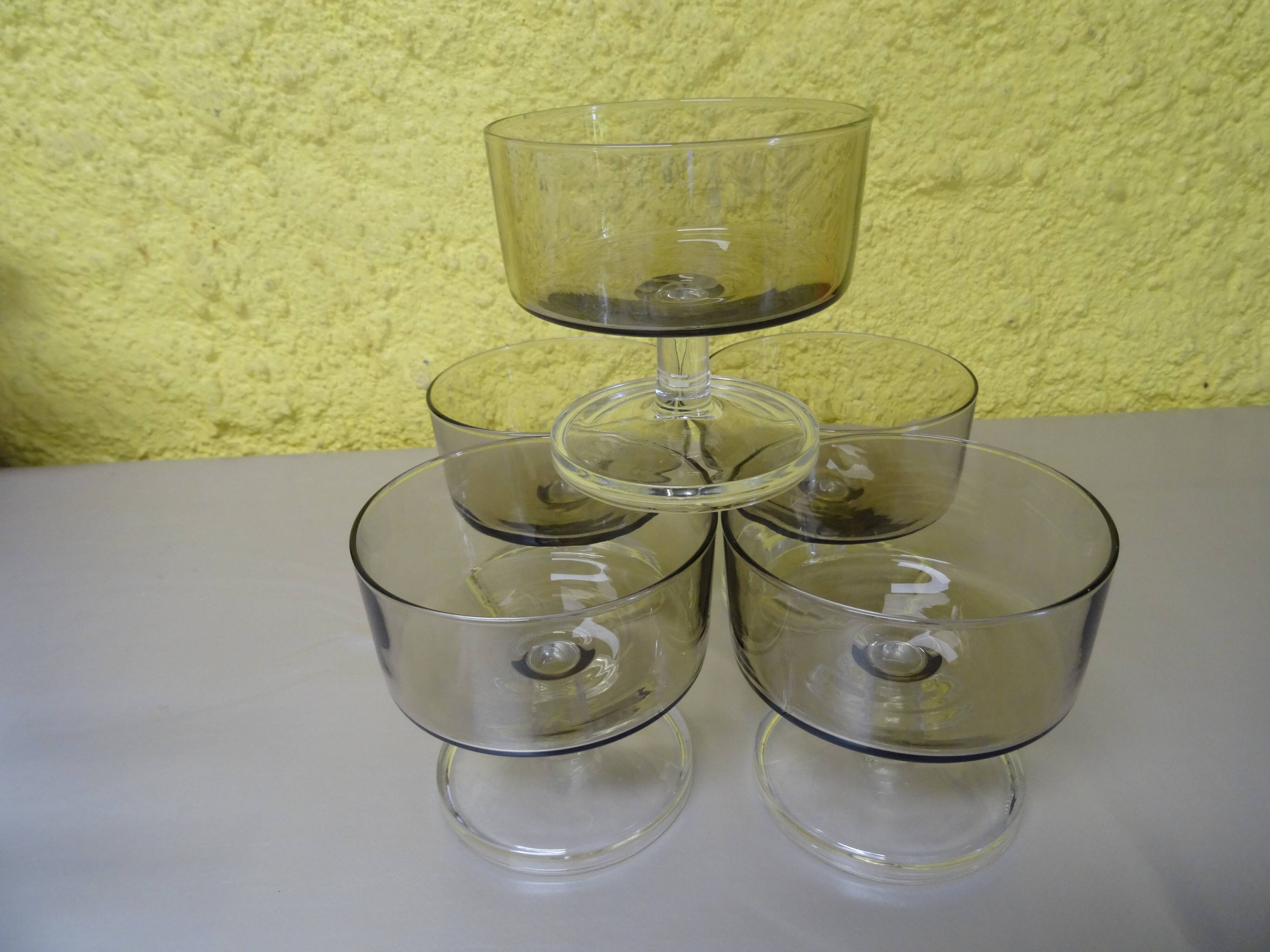 Set of 5 vintage champagne glasses