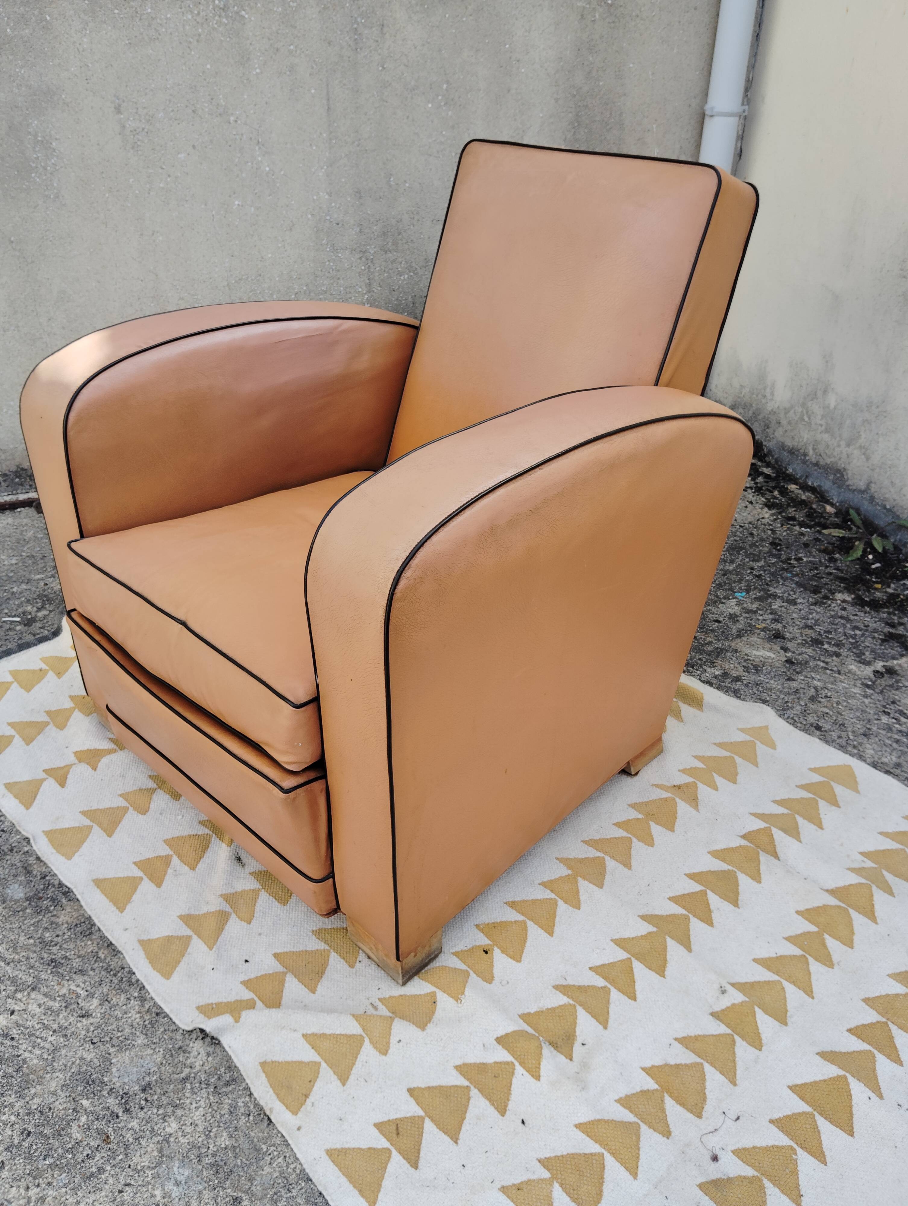 Club chair in imitation leather