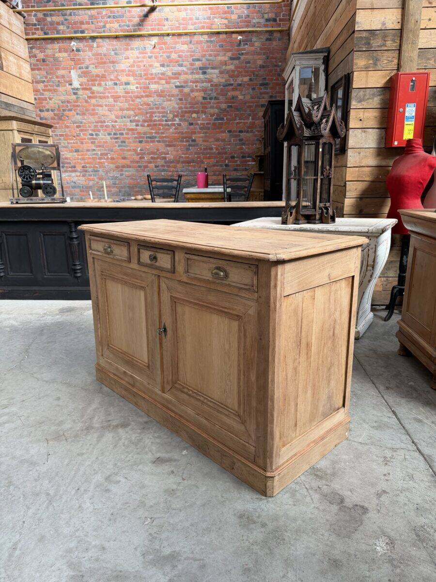Buffet with 2 doors in oak from the early 20th century.
