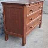 Oak chest of drawers