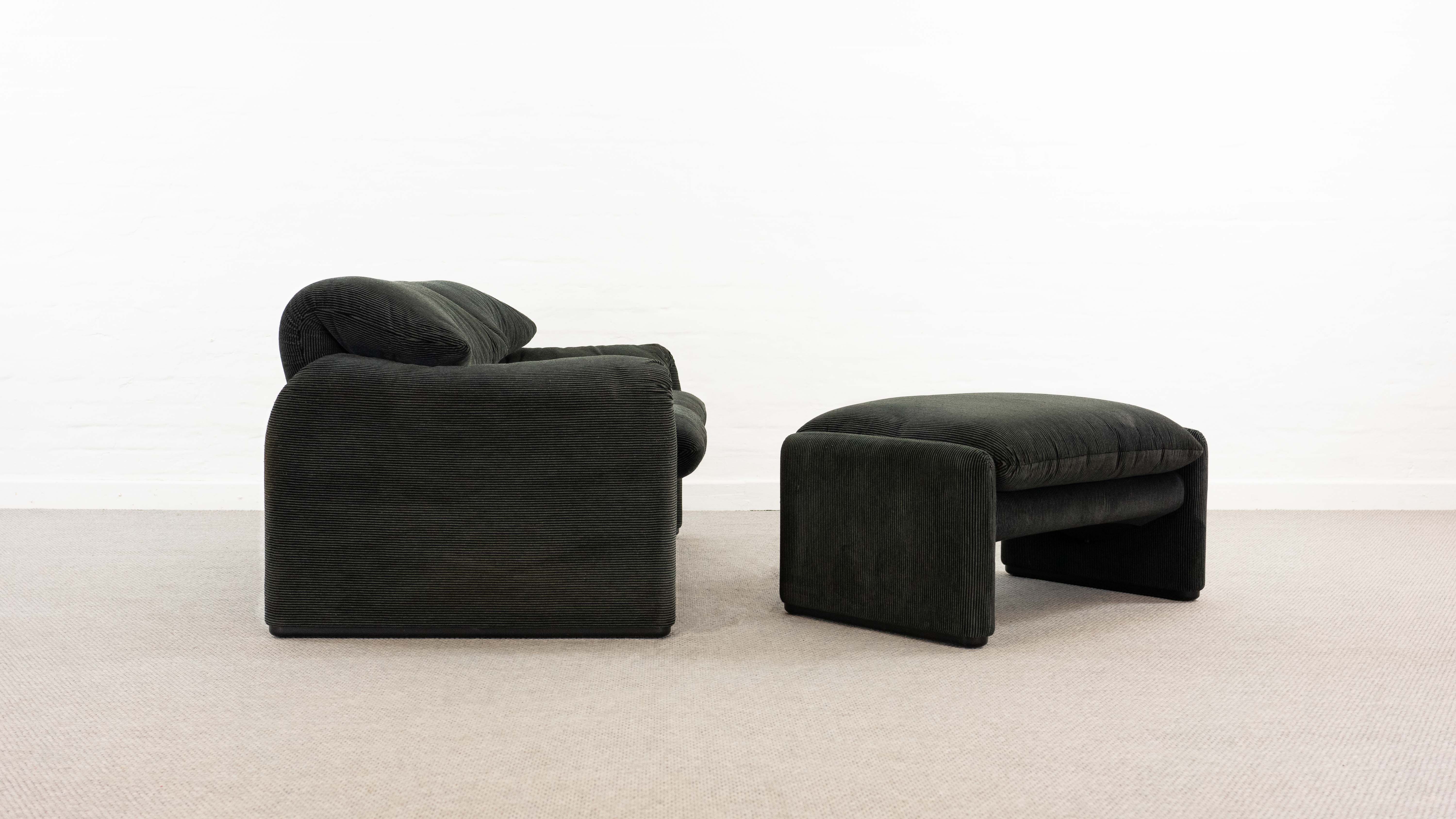 2-seater sofa & footstool maralunga by Vico Magistretti, Cassina