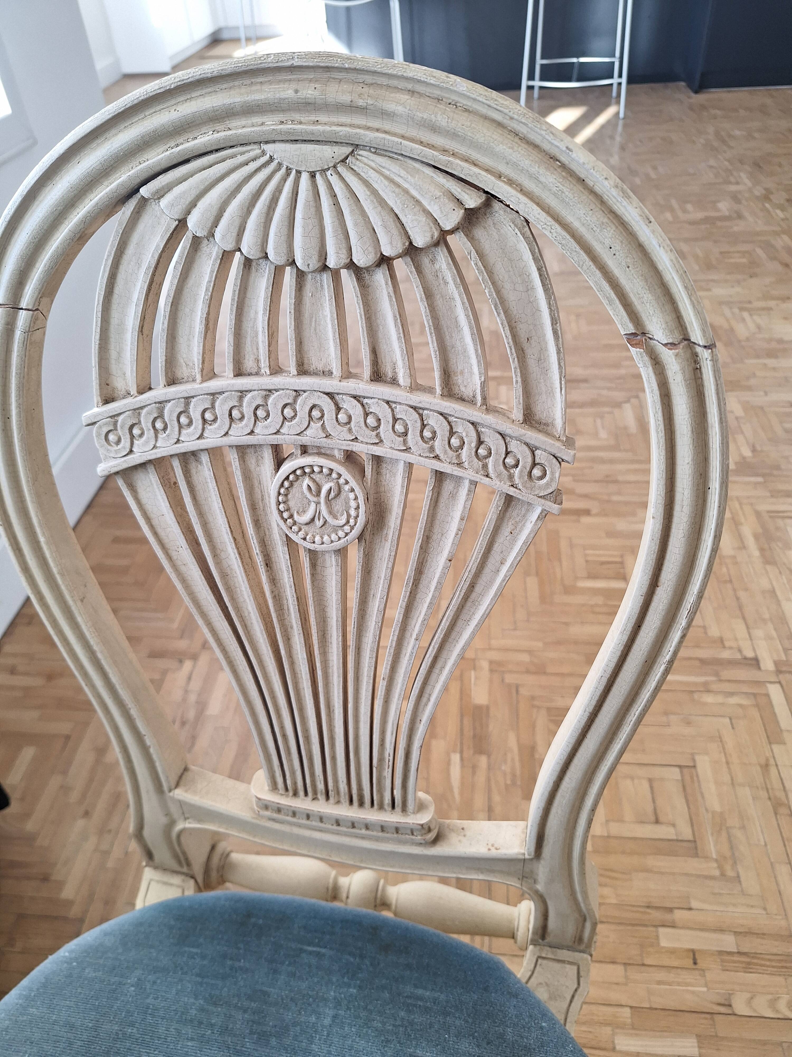 Lot de 2 fauteuils et 4 chaises style Louis XVI dossier Mongolfière