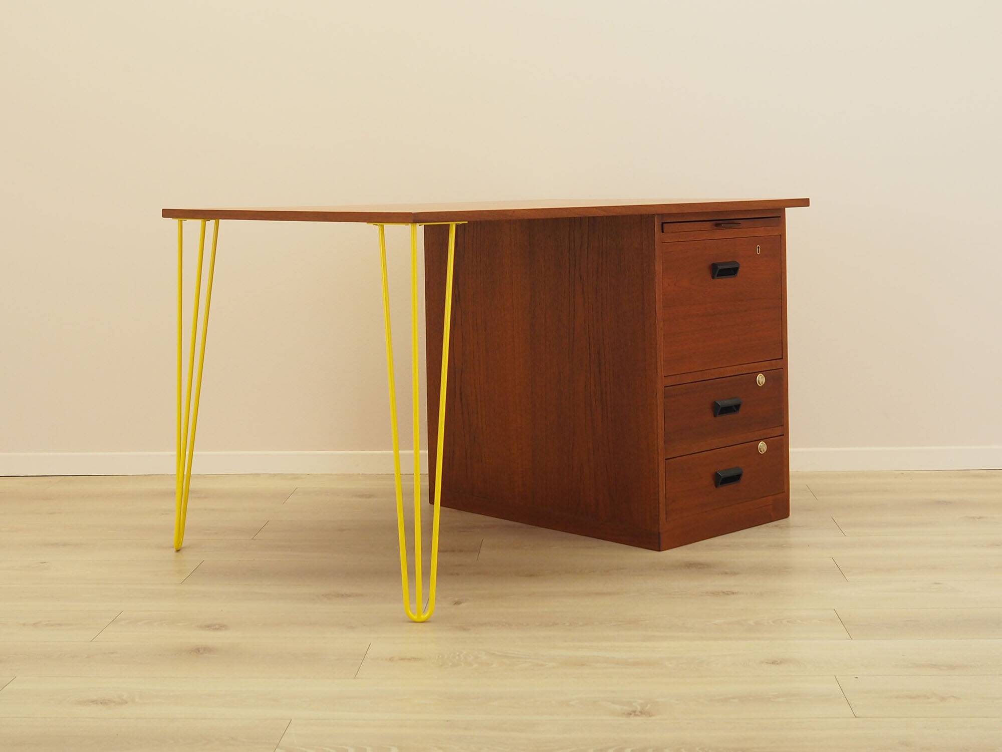 Teak desk, Danish design, 1970s, manufactured by Bornholm Møbelfabrik