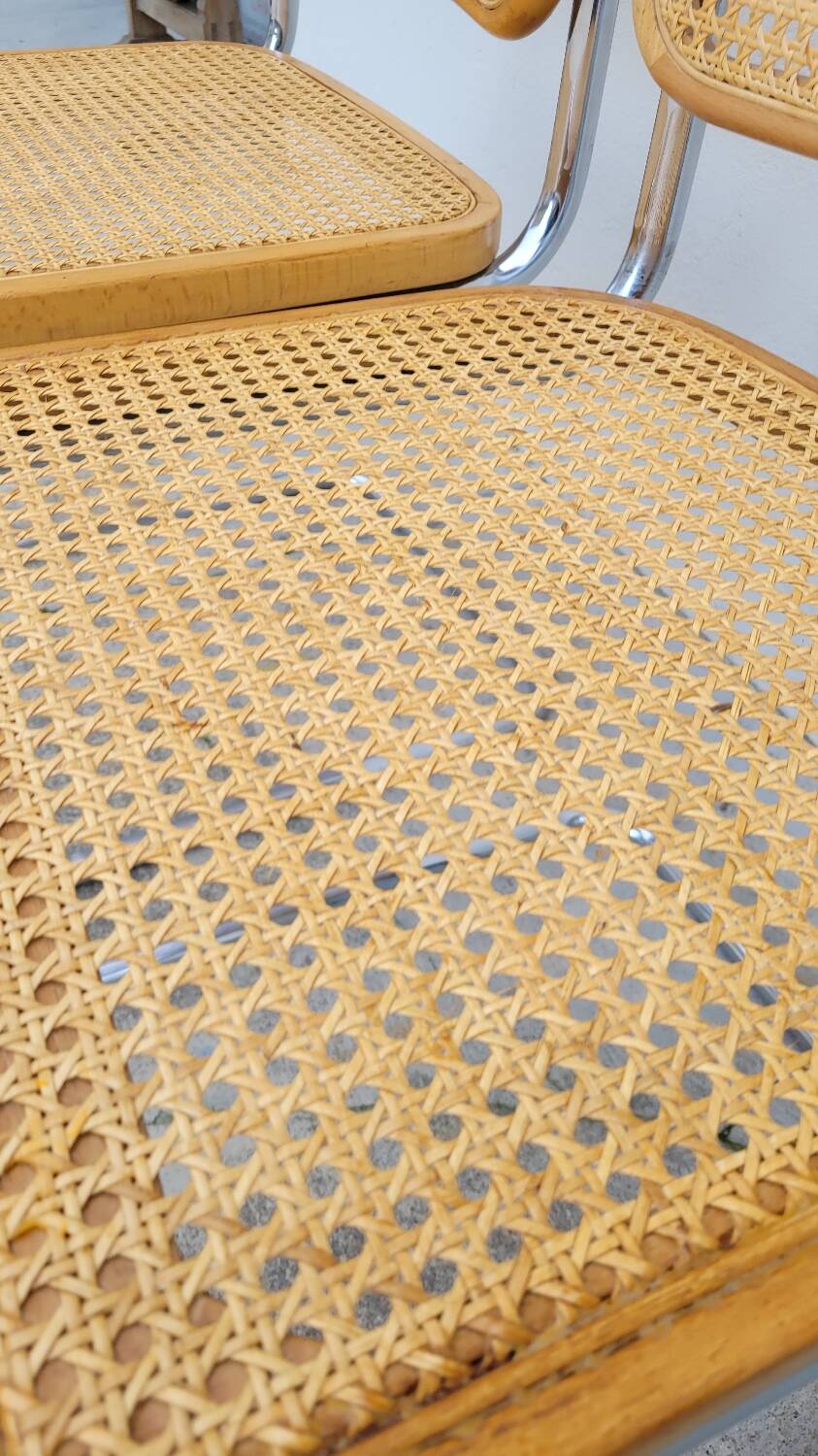 Paire de chaises Marcel Breuer modèle B32 signé Italy.