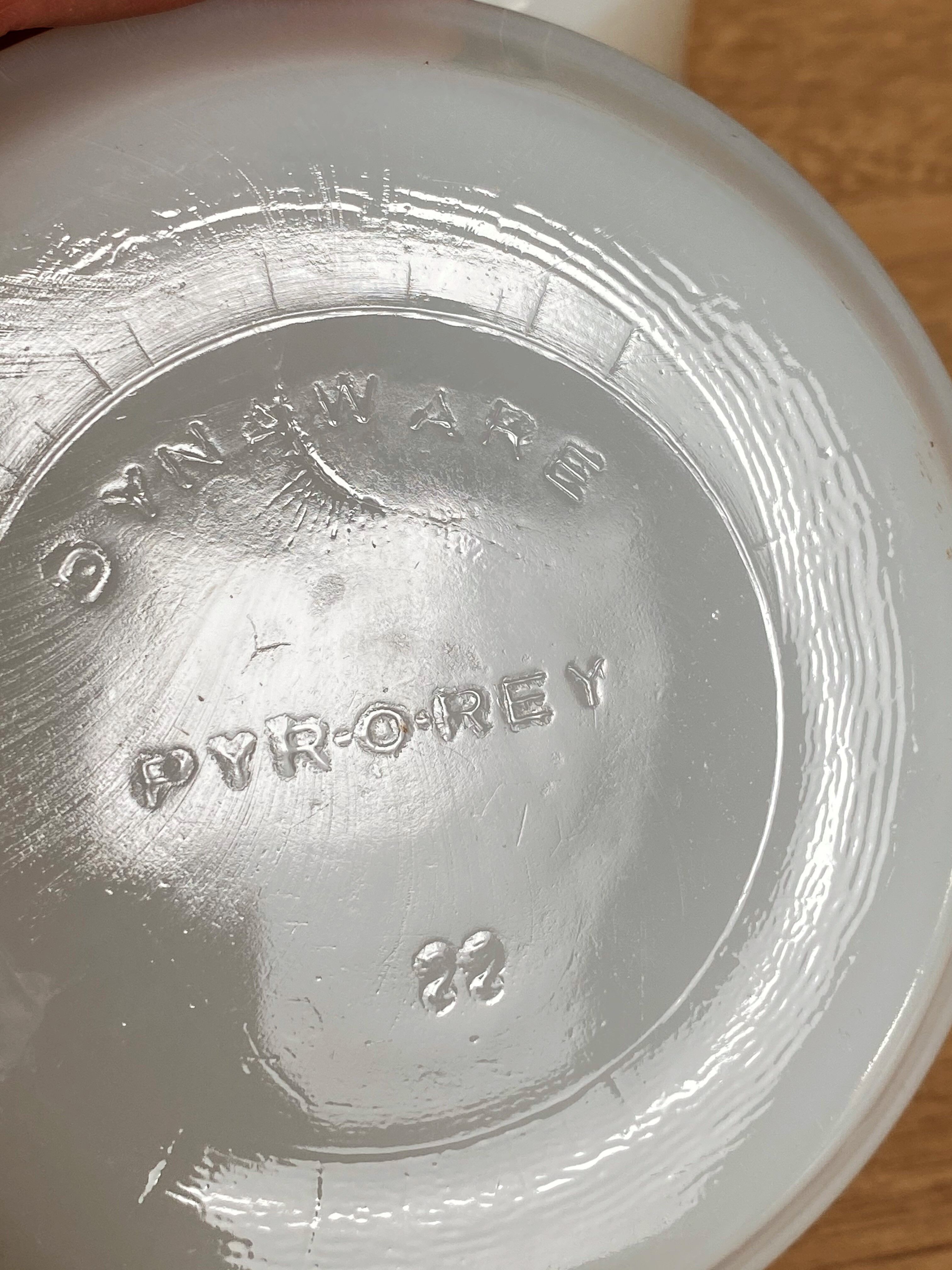 3 bowls, Pyr-o-rey ramekins