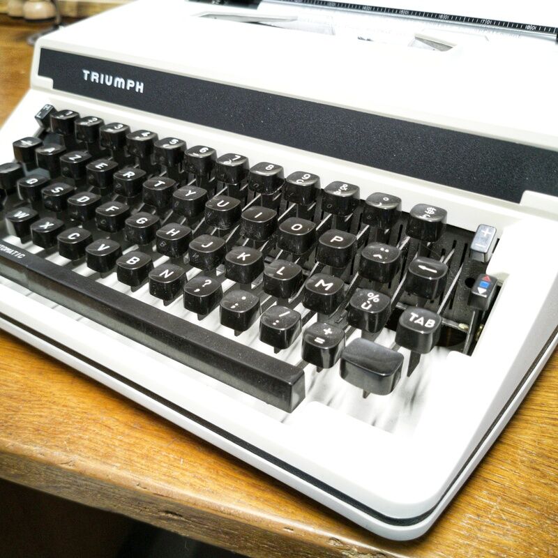 Triumph Adler typewriter - Gabriele 12 | Selency