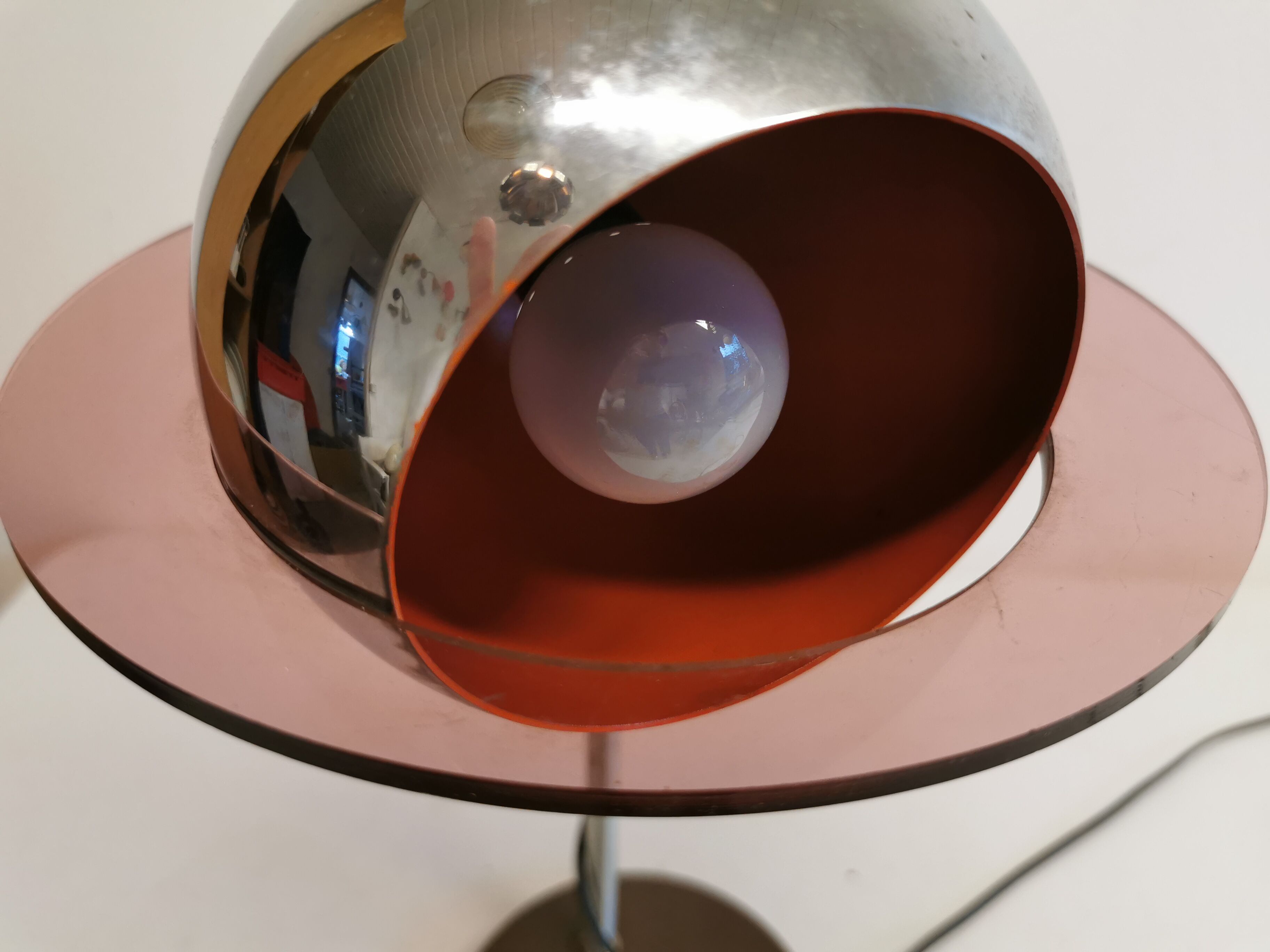 Lampe de table Space Age, en aluminium, métal et plexi plastique