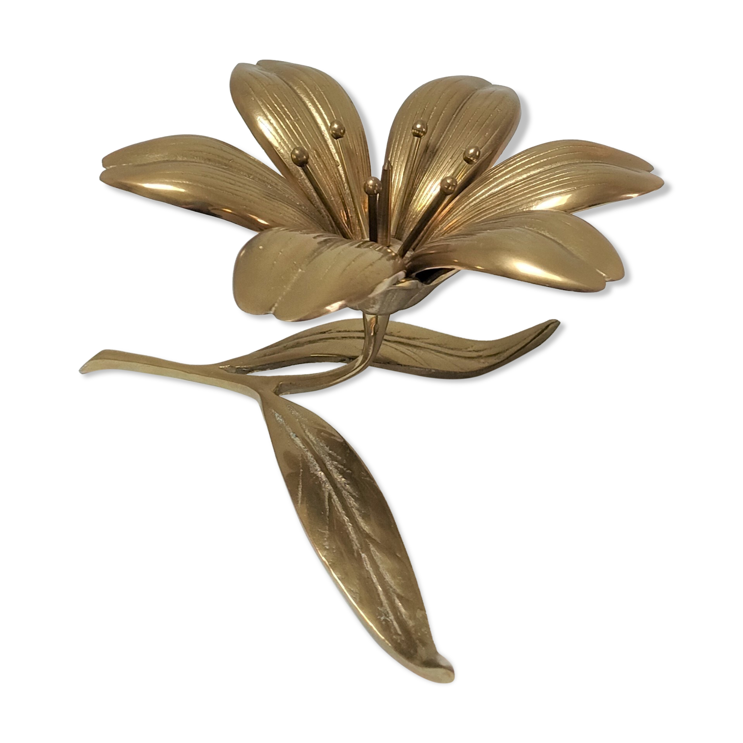 Solid brass flower forming ashtray design 60s/70s