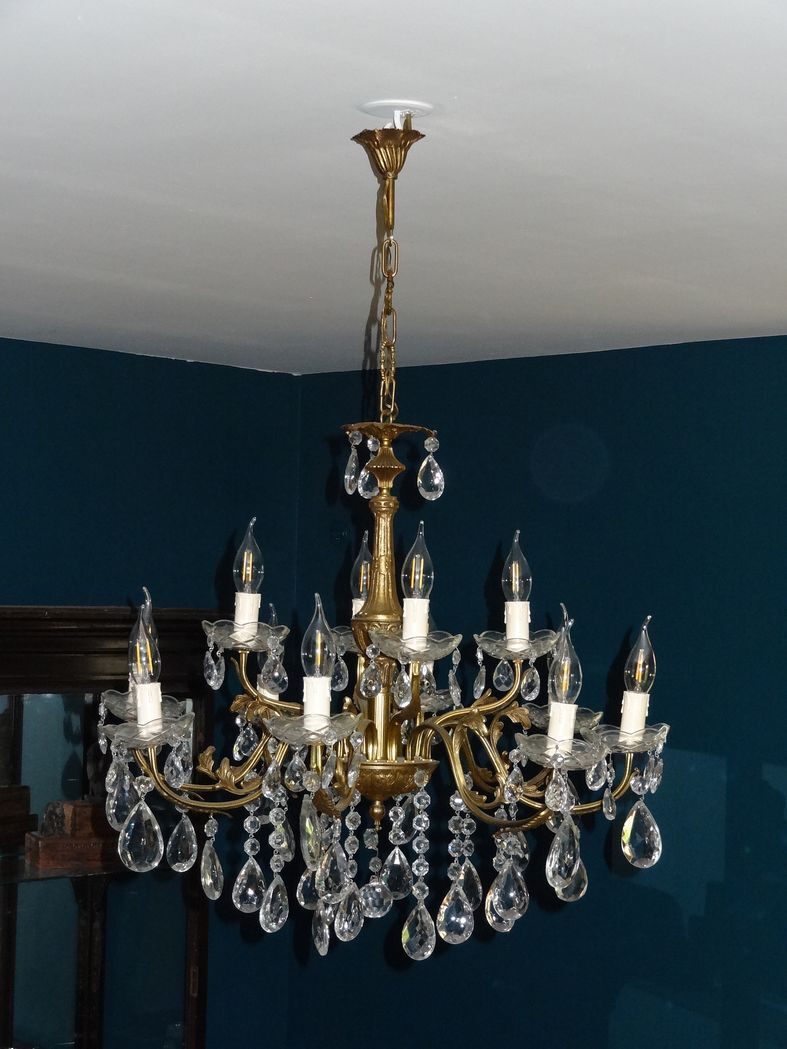 Twelve-armed golden bronze light chandelier