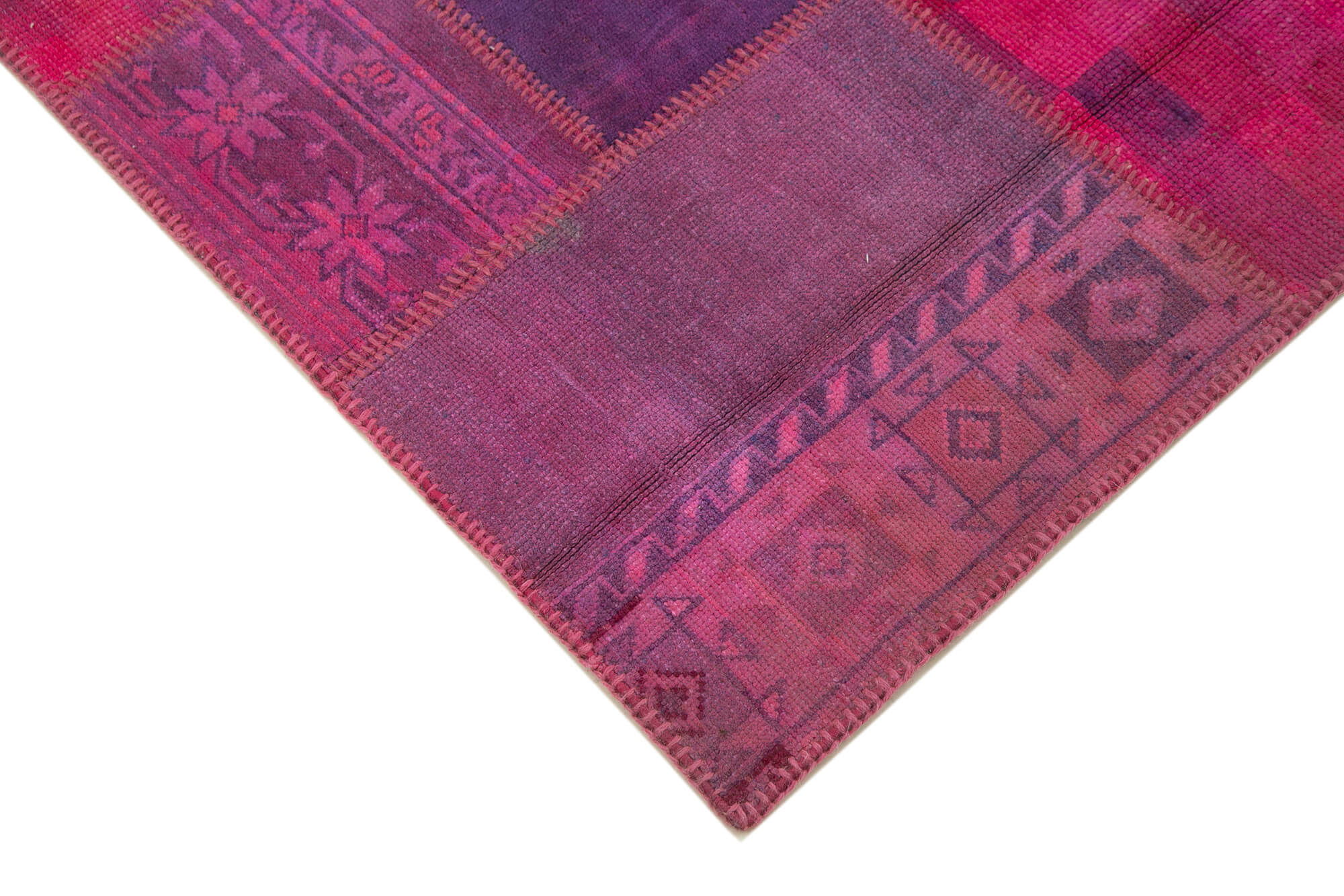 Hand-knotted turkish vintage 180 cm x 236 cm pink patchwork carpet