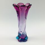 Vase torsadé en verre de Murano du milieu du siècle, fabriqué en verre de Murano, années 1960
