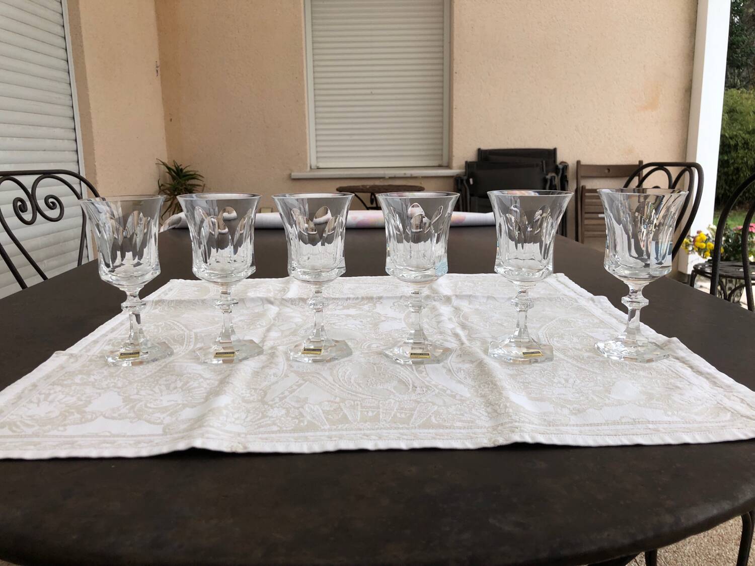 Set of 6 Villeroy and Boch crystal burgundy glasses