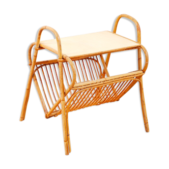 Table porte-revue rotin