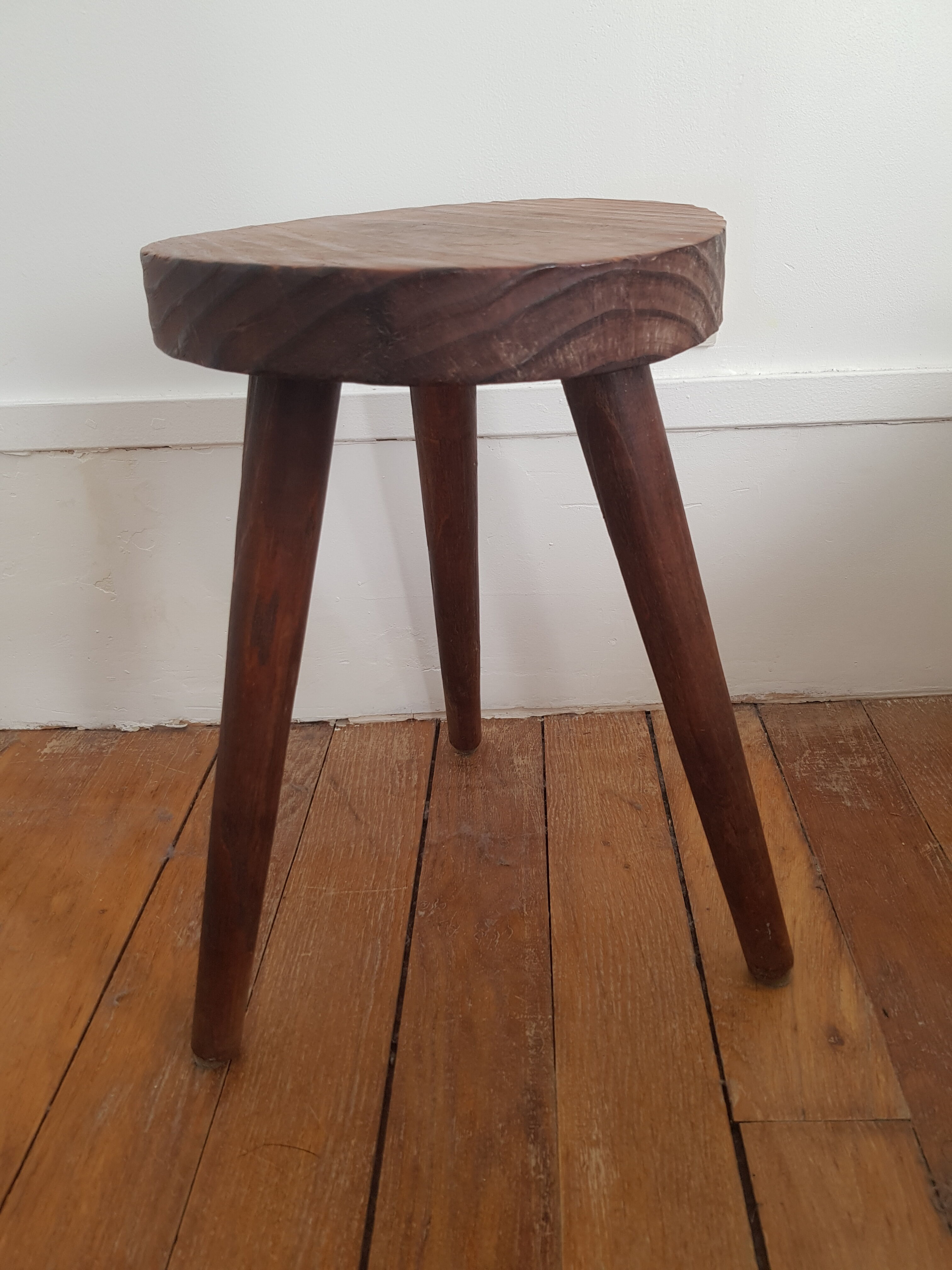 Tripod stool