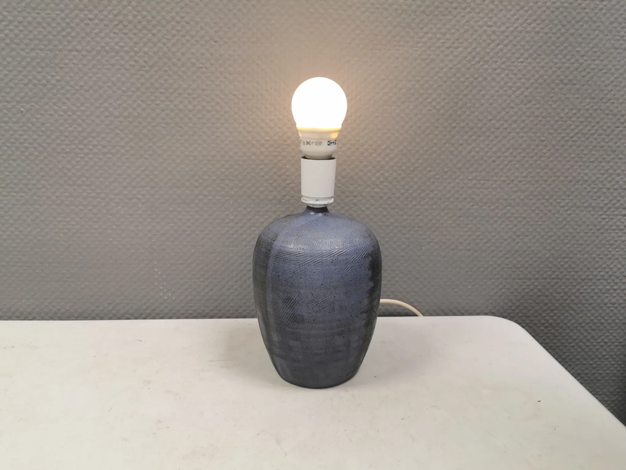 Ceramic table lamp