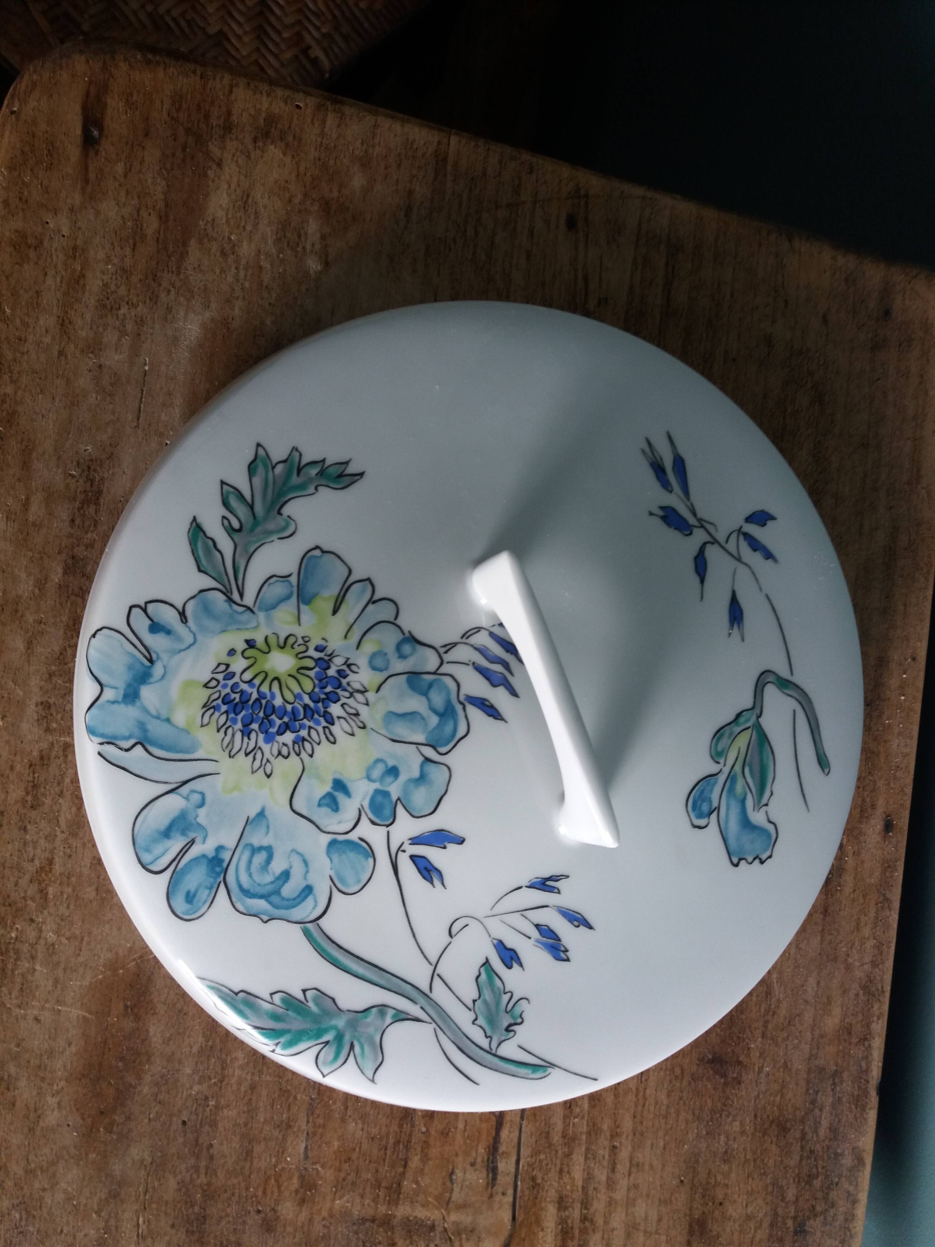 Ariès tureen by Raymond Loewy, Limoges Bernardaud porcelain, Themis pattern