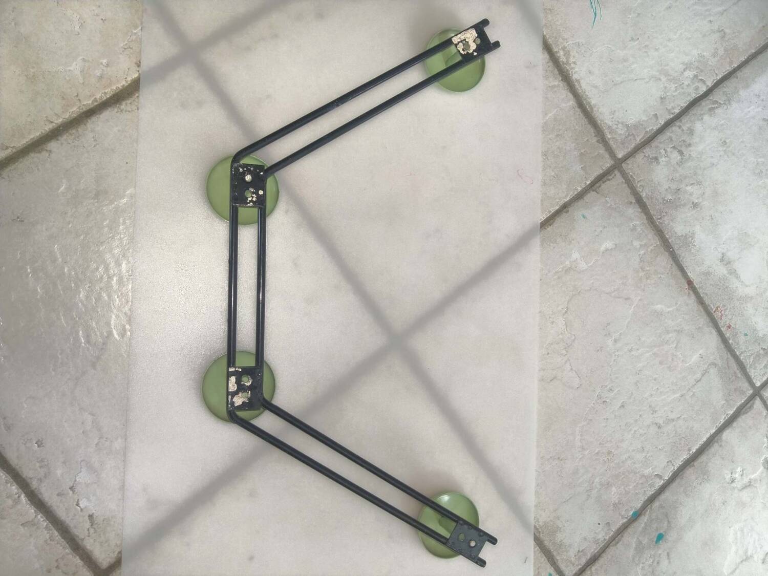 Coat rack with 4 green metal hooks from the 70s