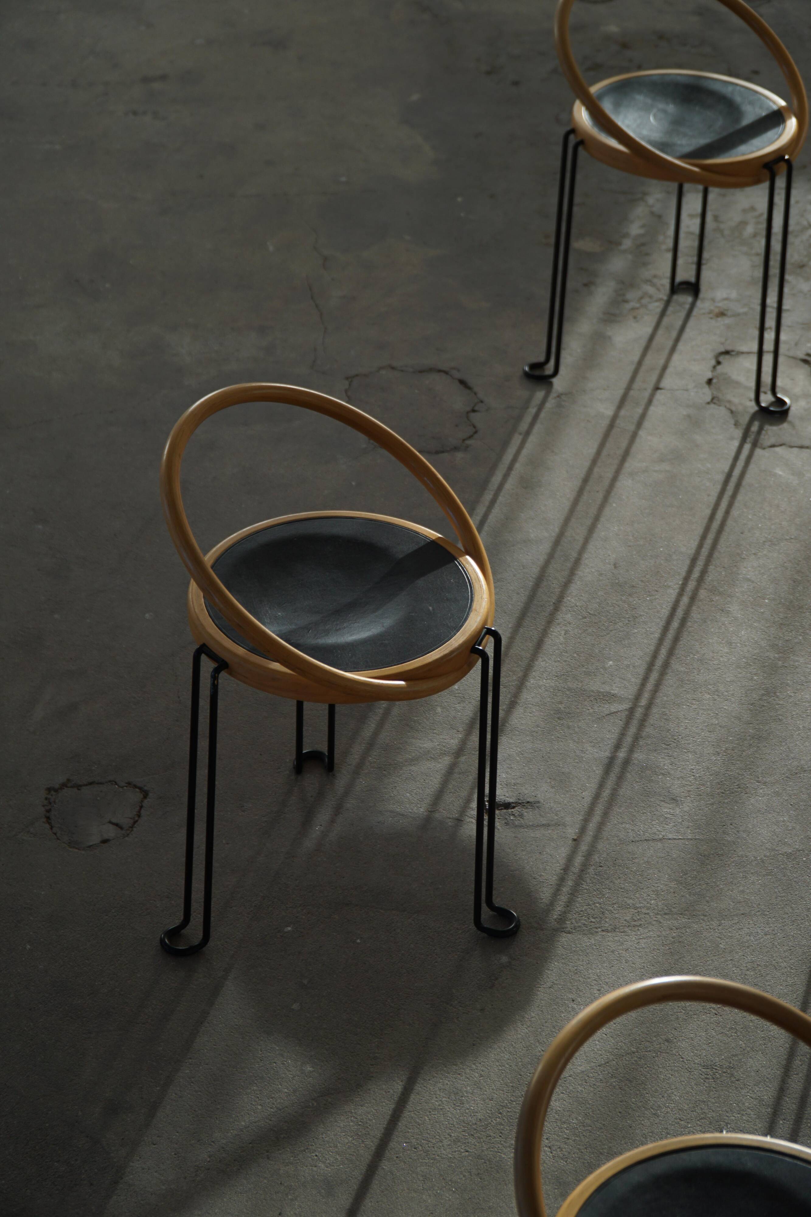 Set of 4 sculptural dining chairs "Oblado" by Børge Lindau, modern Scandinavian, 1980.