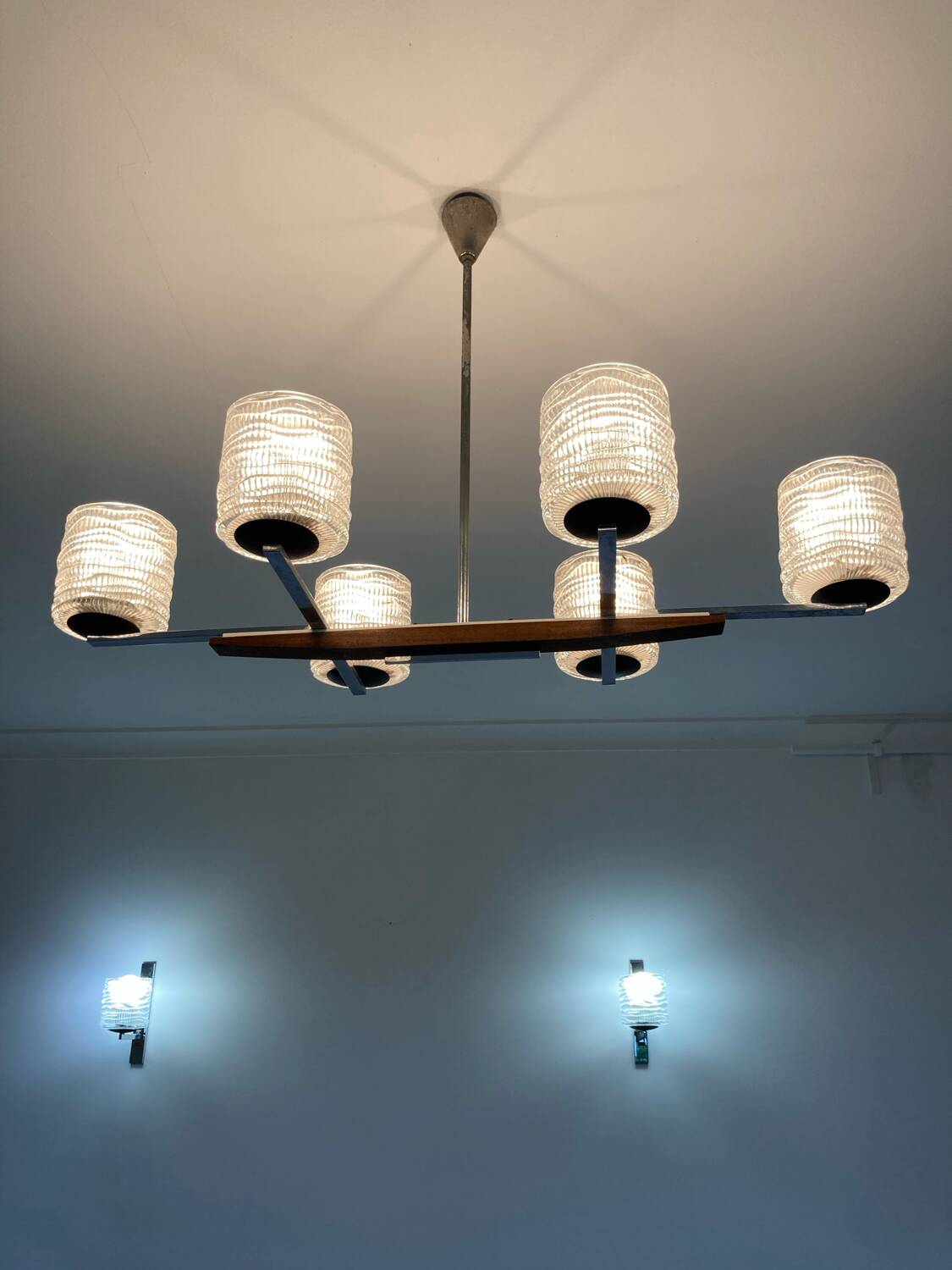 Vintage glass chandelier and its pair of wall lights