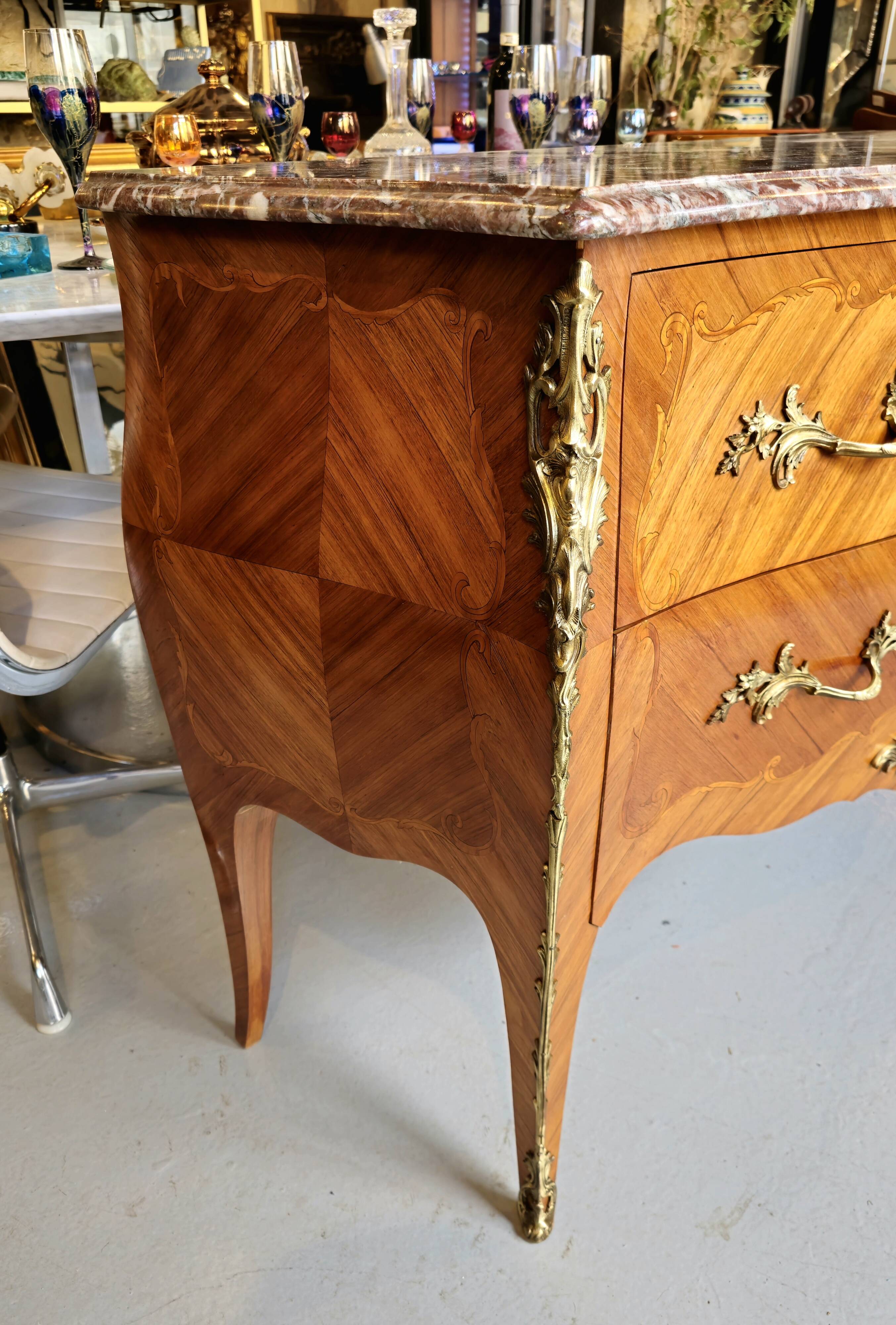 Commode Louis XV marqueterie et marbre