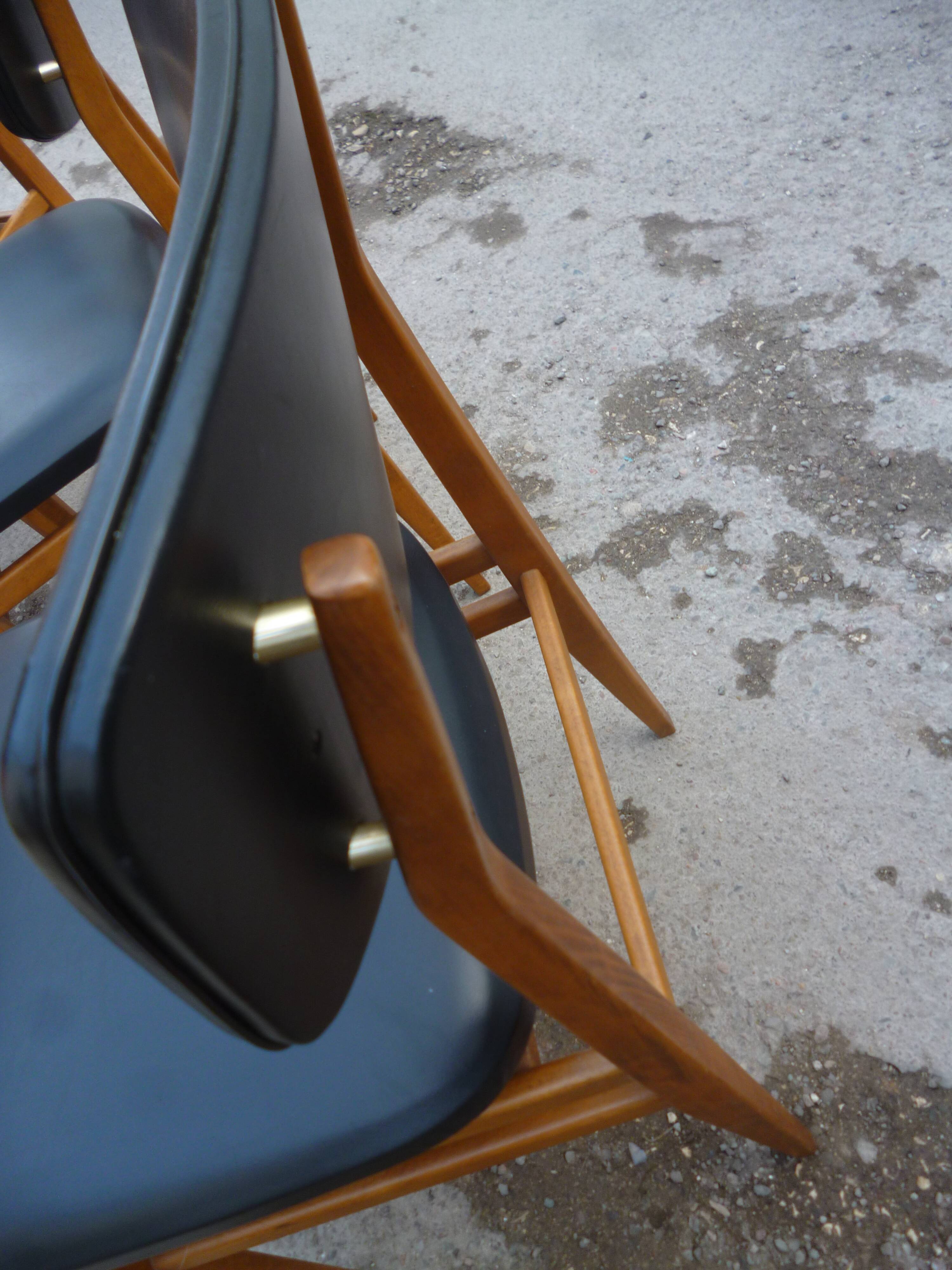 4 scandinavian chairs