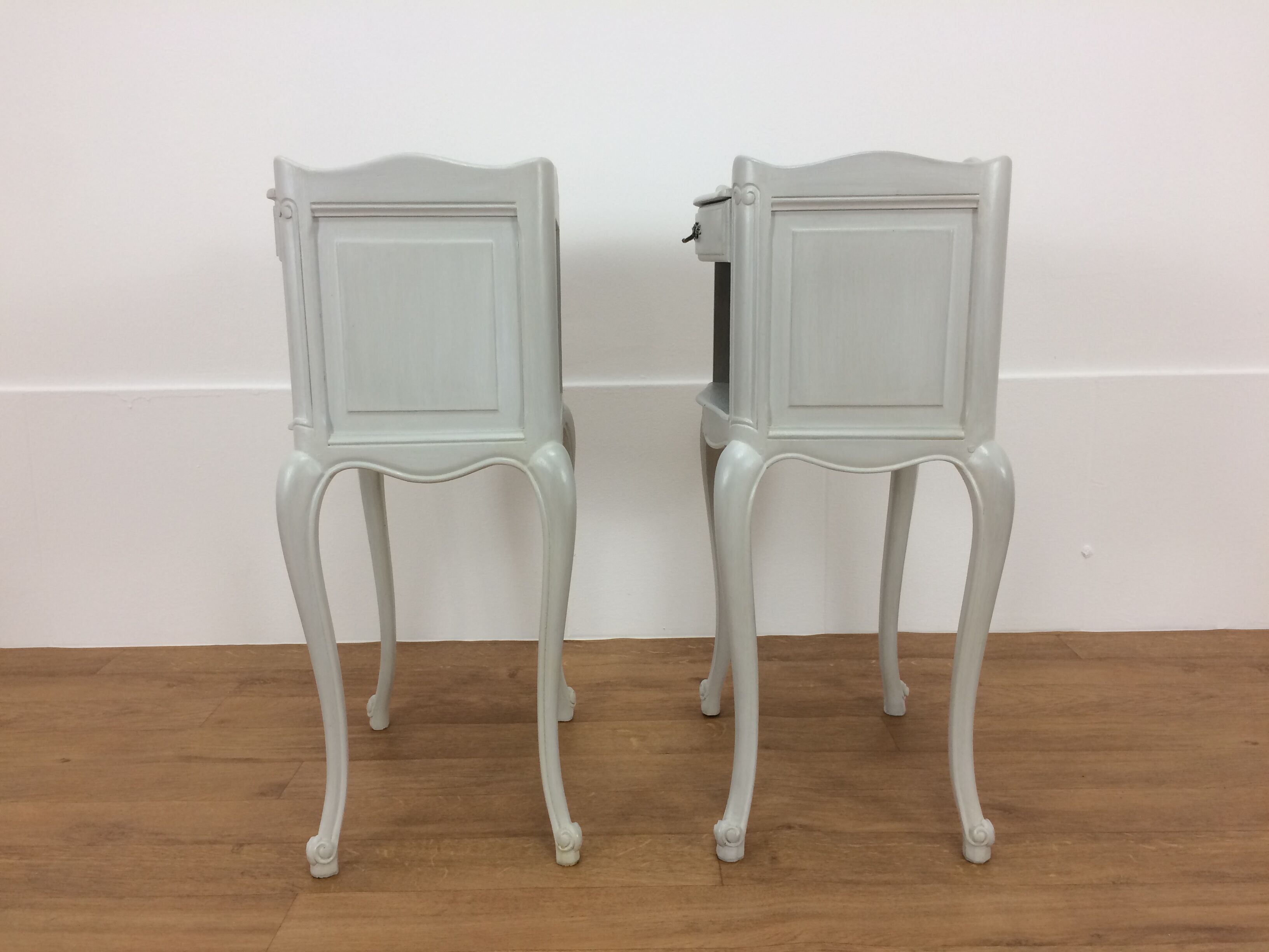 Louis XV-style bedside pair