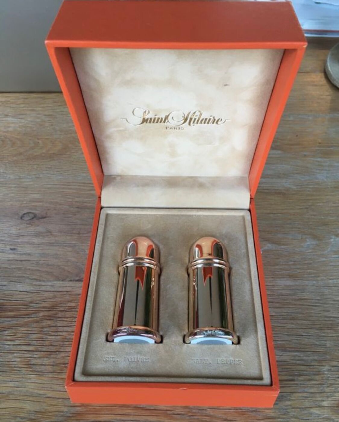 Salt and pepper shakers Saint-Hilaire