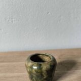 Petit vase en grès émaillé vert rustique